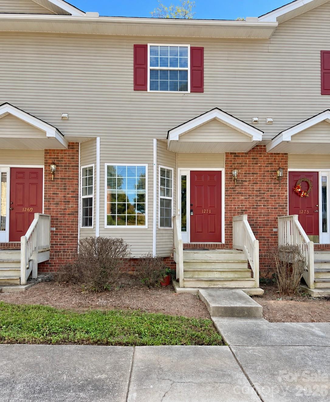 1271 Charlotte Avenue Property Photo 1