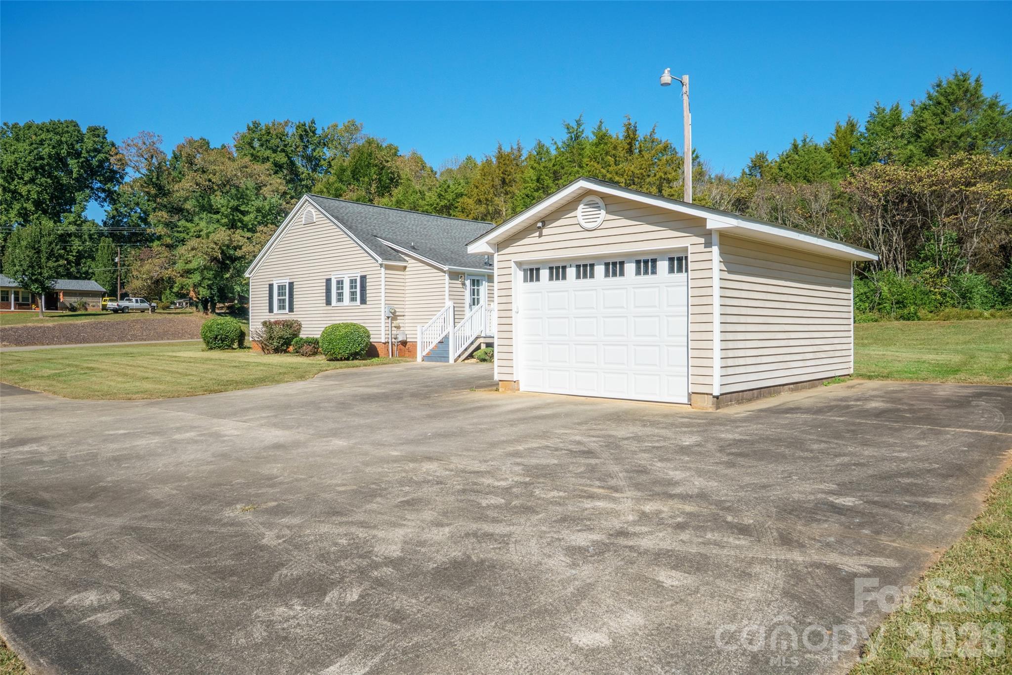 603 Westminster Drive Property Photo 6