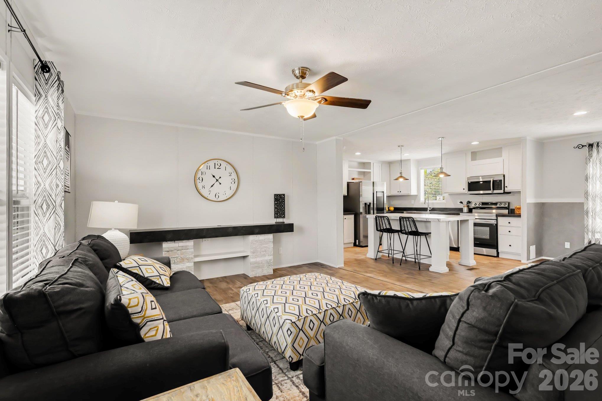 806 Eagleview Lane Property Photo 1