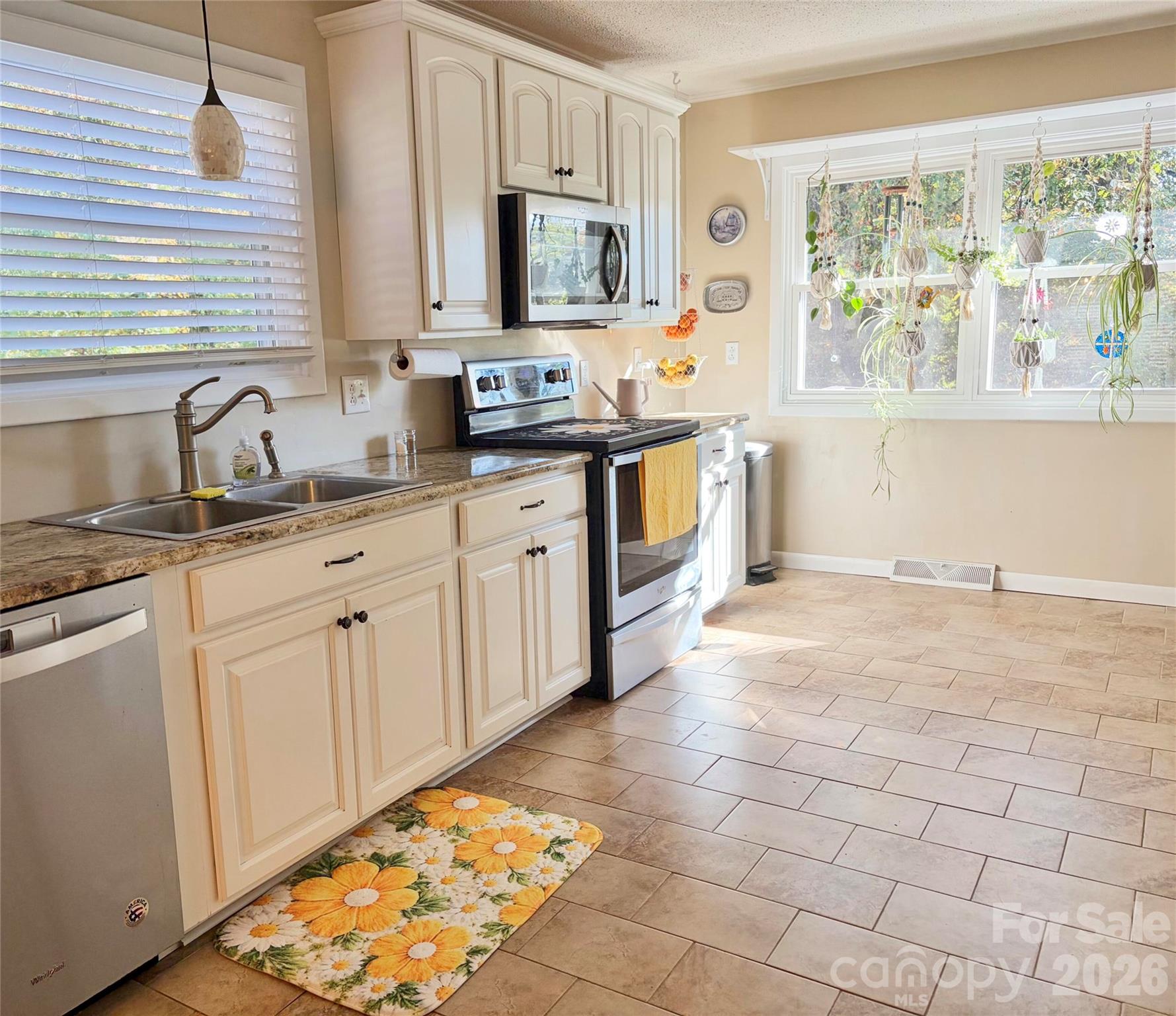 430 Carters Ridge Road Property Photo 4
