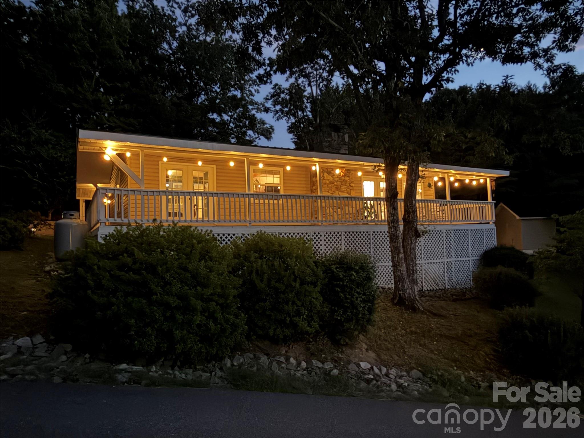 130 Sherwood Drive Property Photo 1