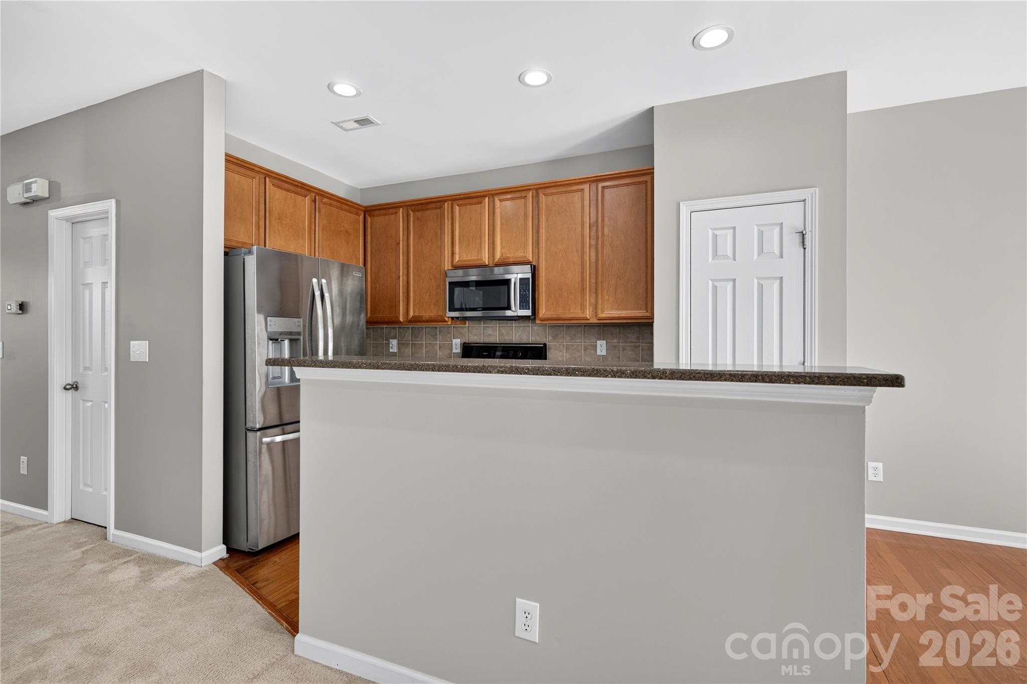 2053 Cambridge Beltway Drive Property Photo 5