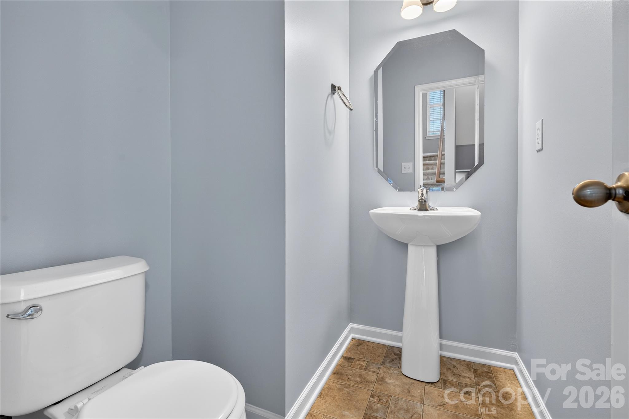 2053 Cambridge Beltway Drive Property Photo 32