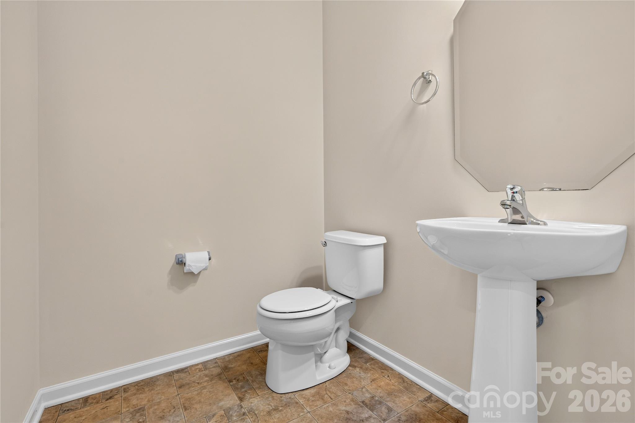 2053 Cambridge Beltway Drive Property Photo 34