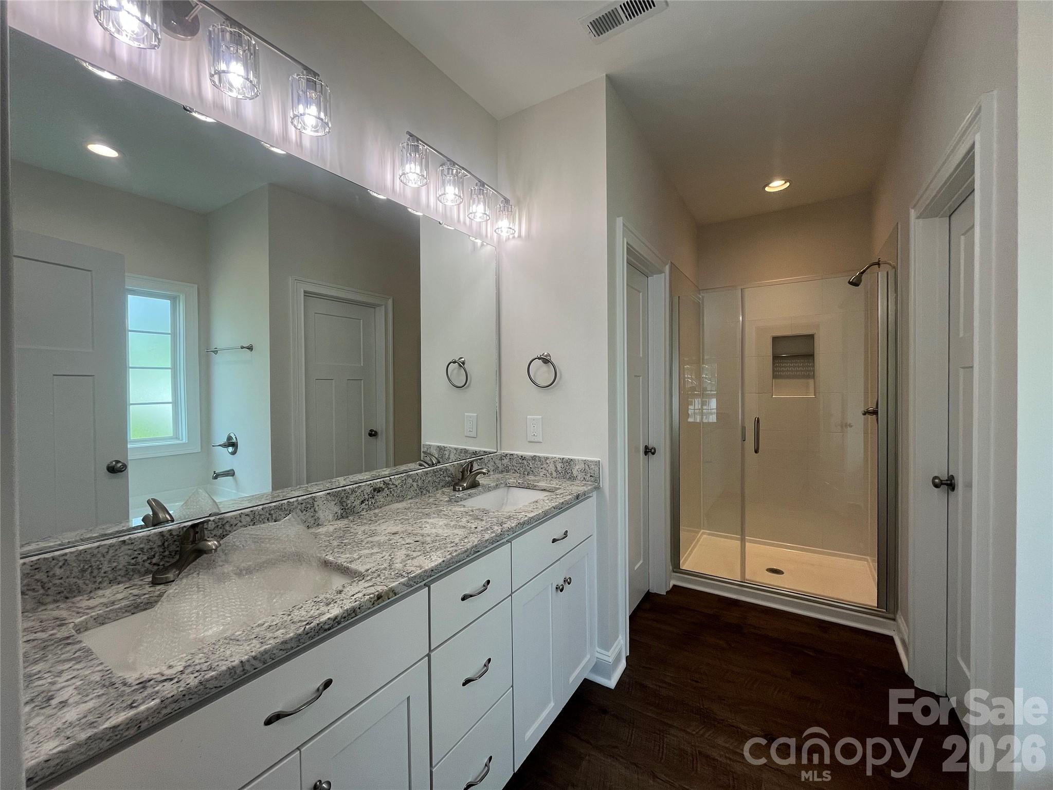403 E 21st Street Property Photo 12