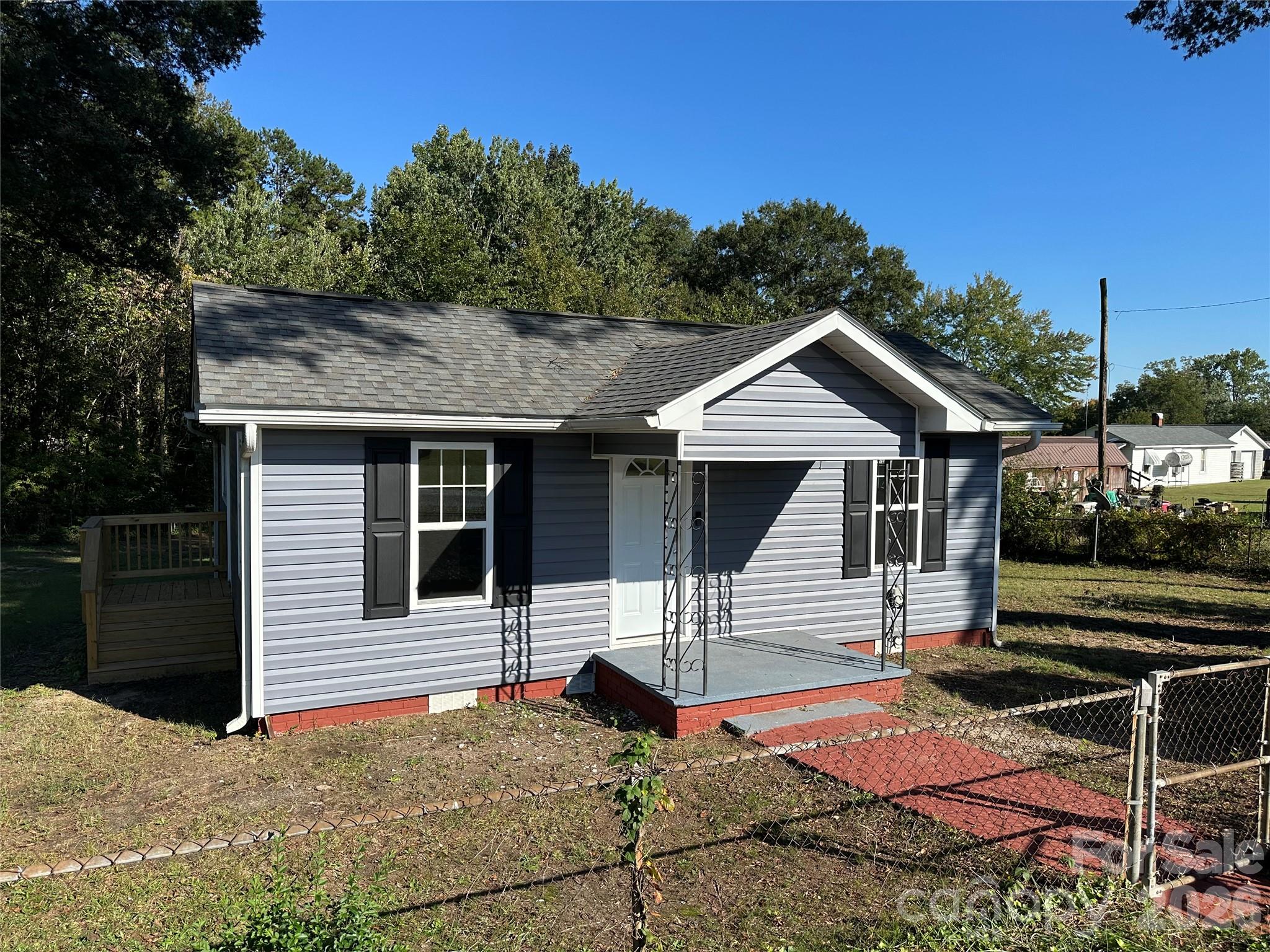 715 N Central Avenue Property Photo 1