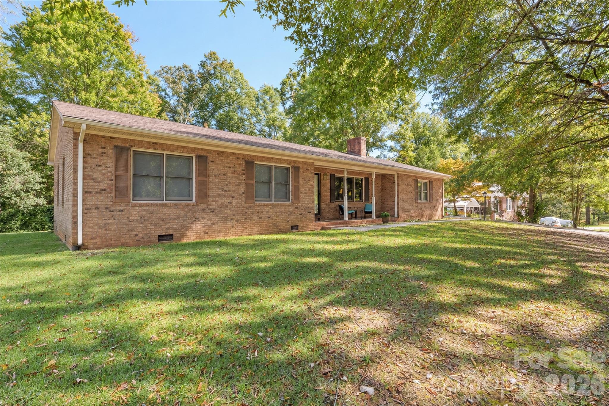 206 Bleynat Street Property Photo 1