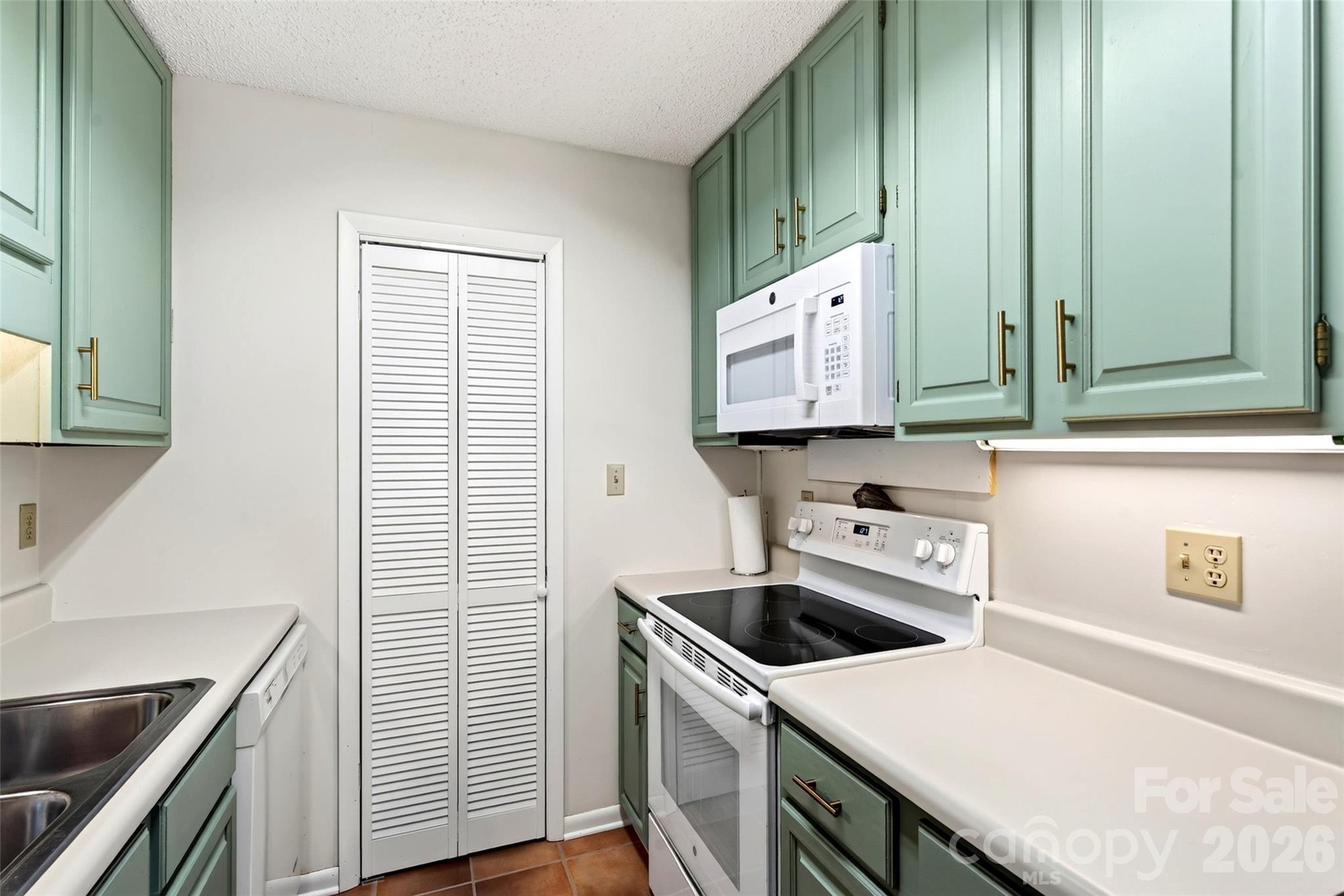 1 Lynx Drive C-1 Property Photo 18