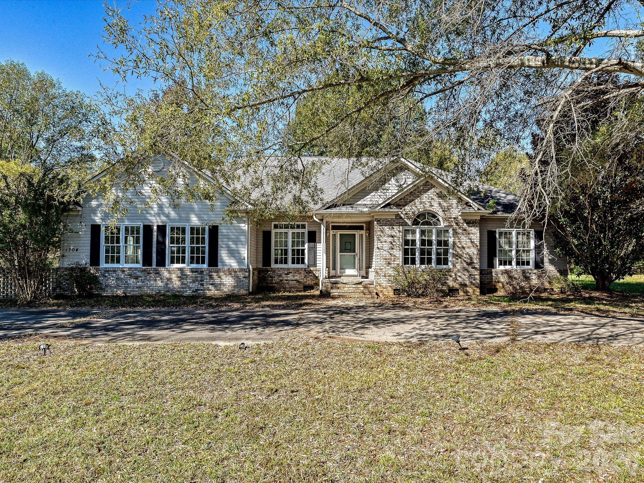1704 Colfax Drive Property Photo 1