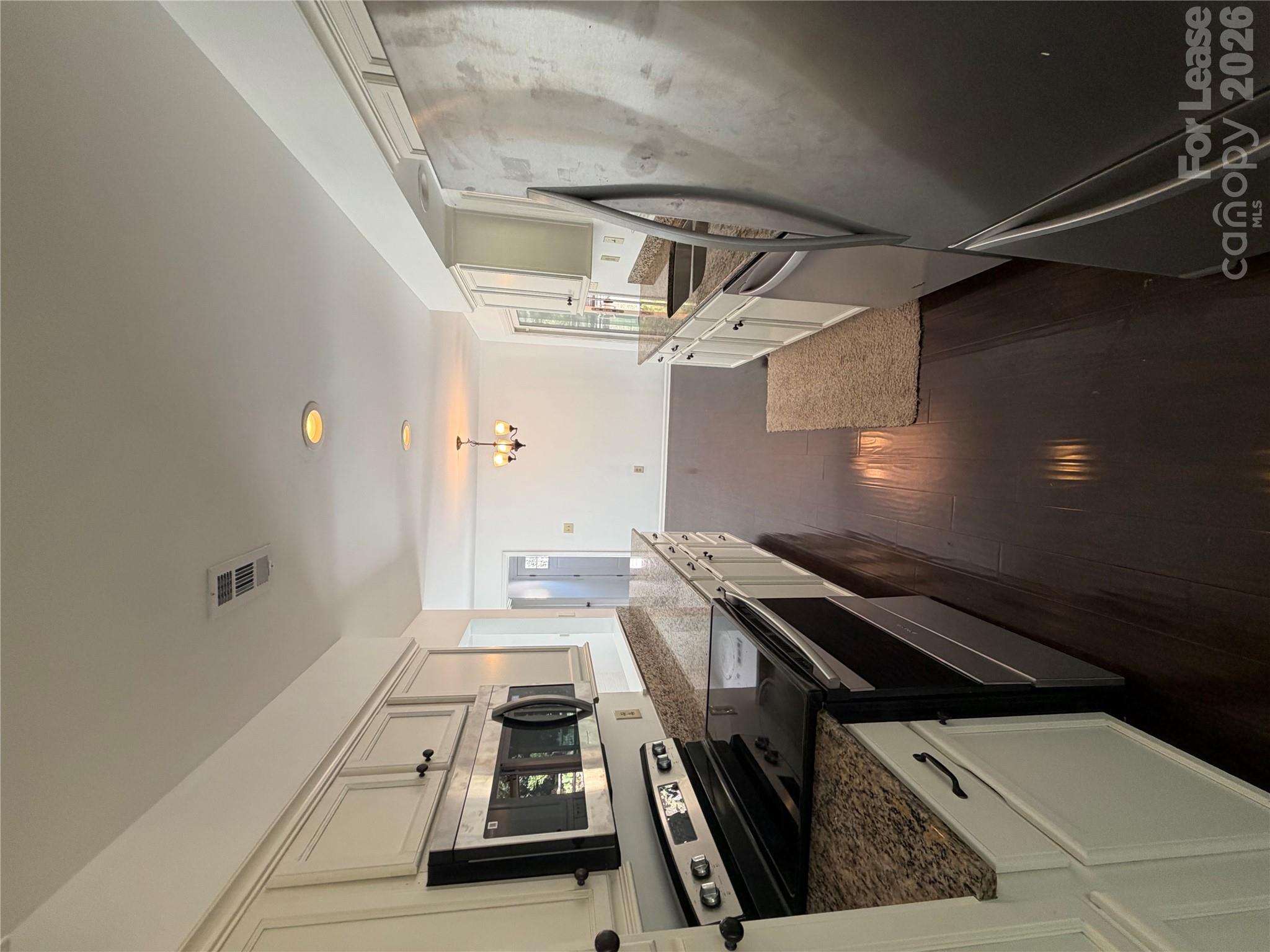 8915 Gamesford Drive Property Photo 3