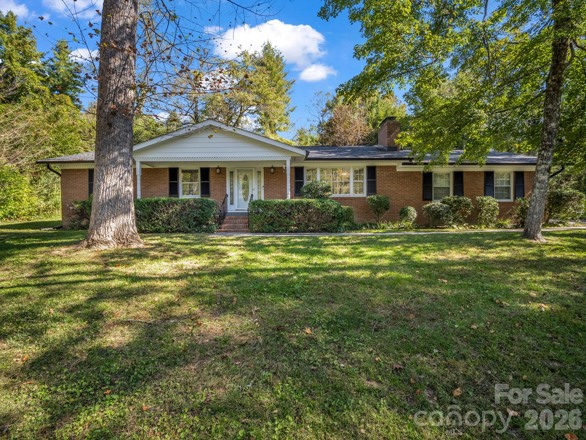 2630 Seminole Drive Property Photo 1