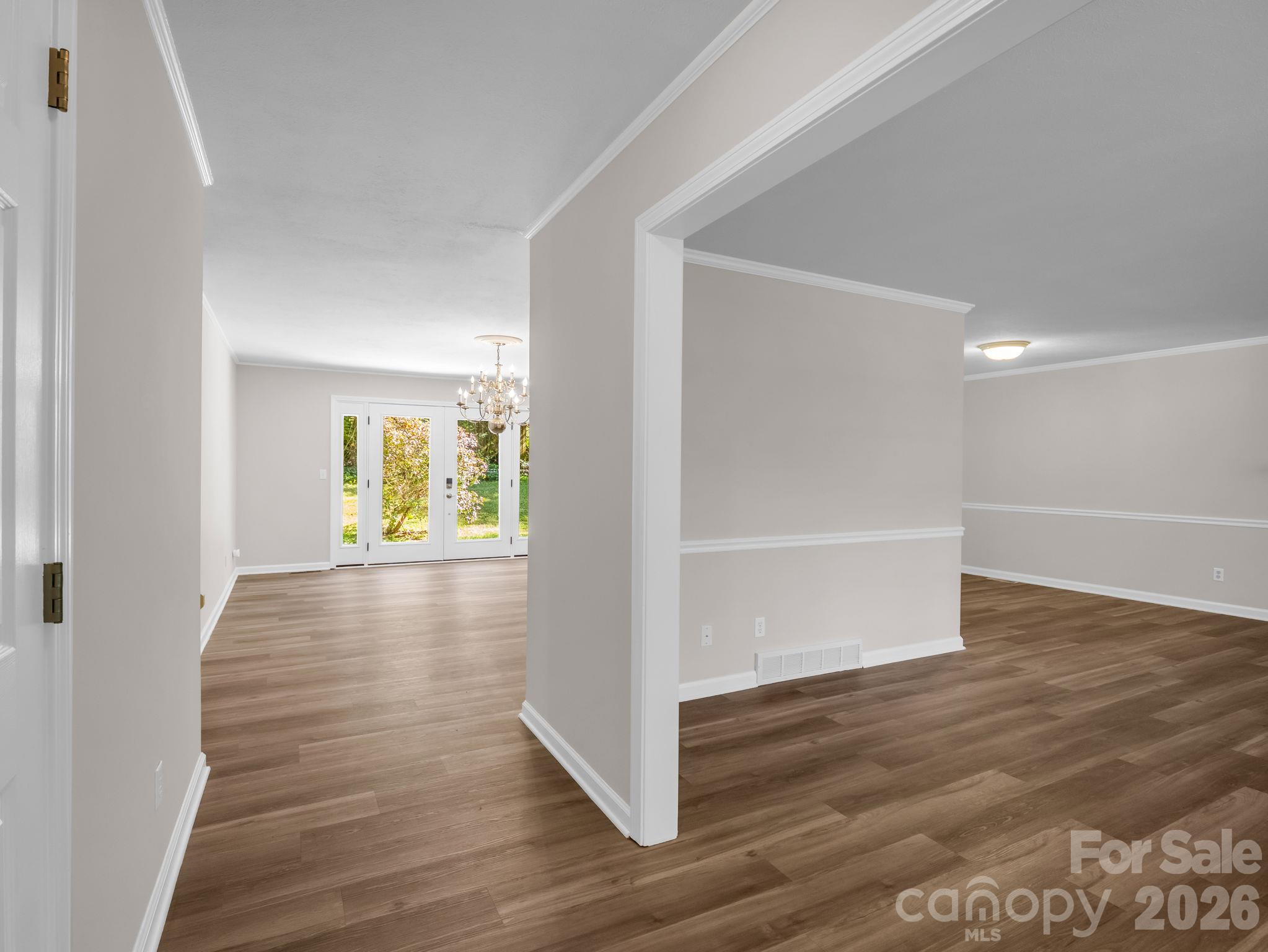 2630 Seminole Drive Property Photo 8