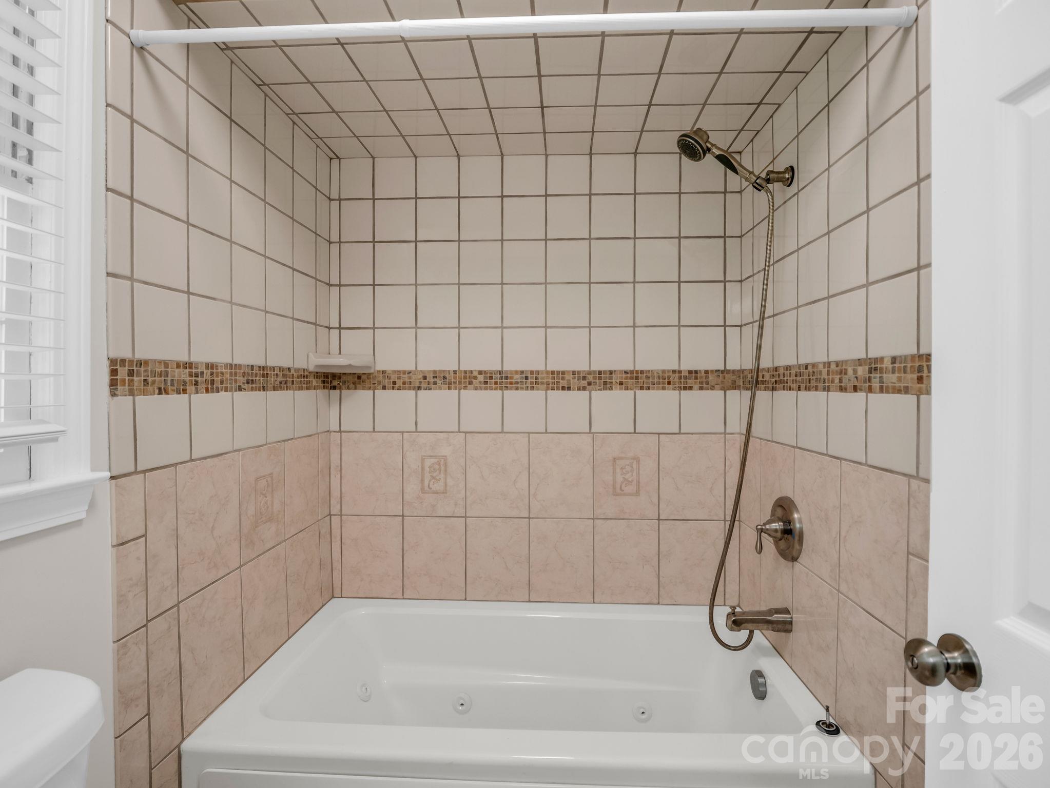 2630 Seminole Drive Property Photo 25