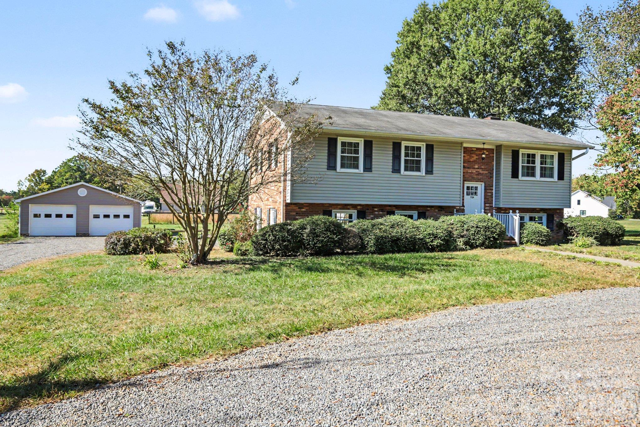 729 Redland Road Property Photo 4