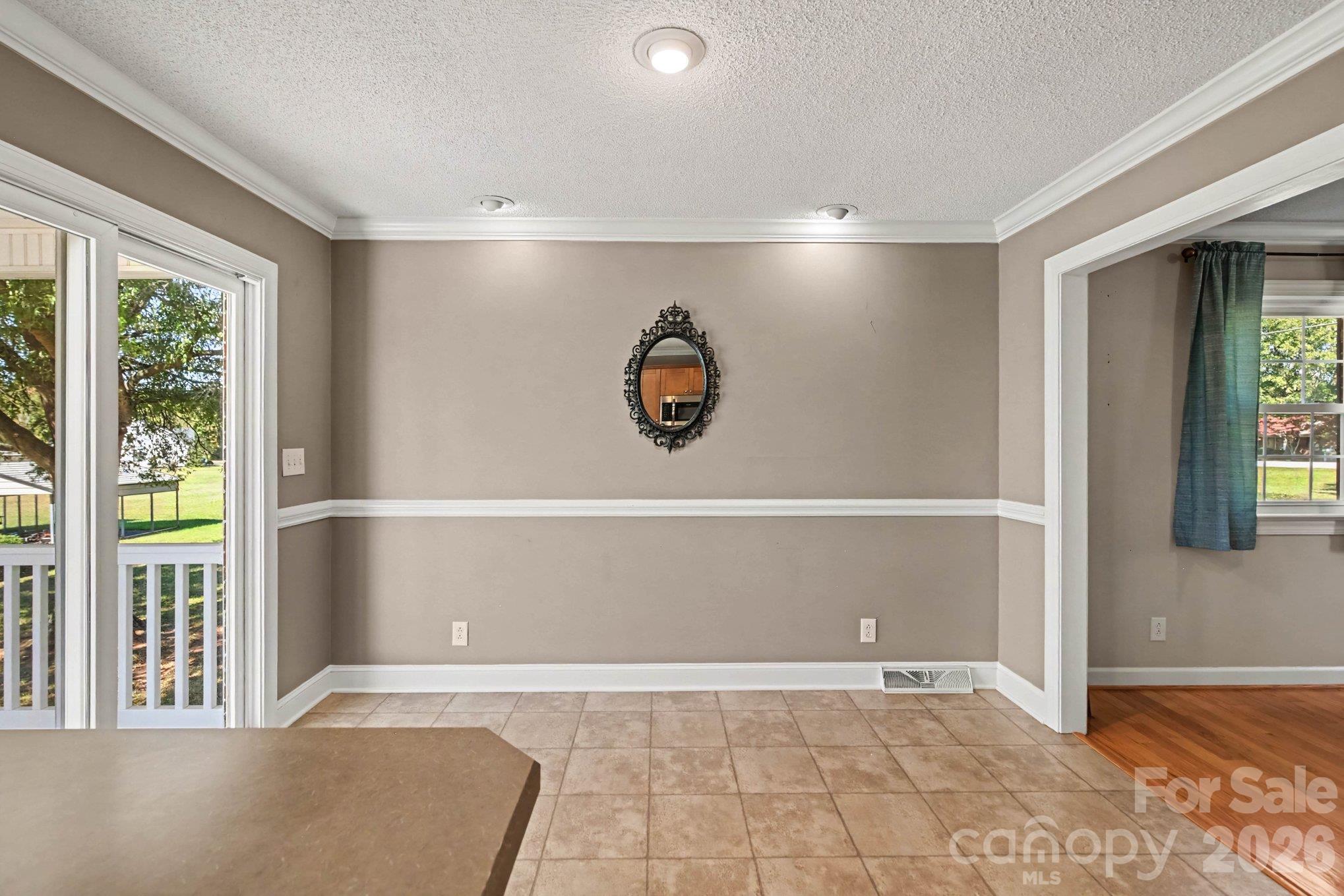 729 Redland Road Property Photo 10