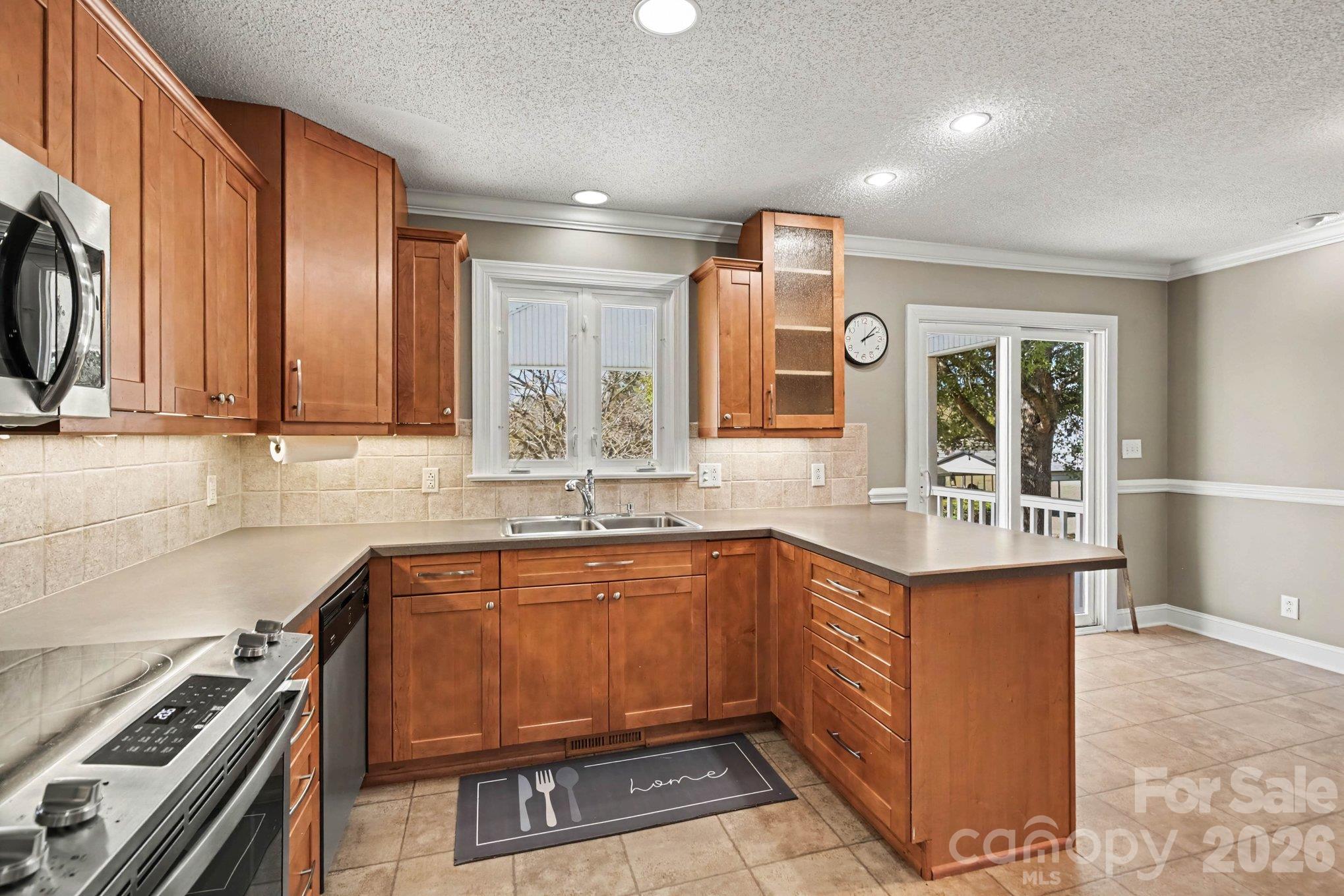 729 Redland Road Property Photo 13