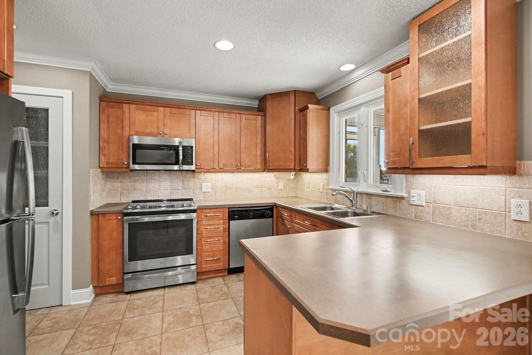 729 Redland Road Property Photo 14