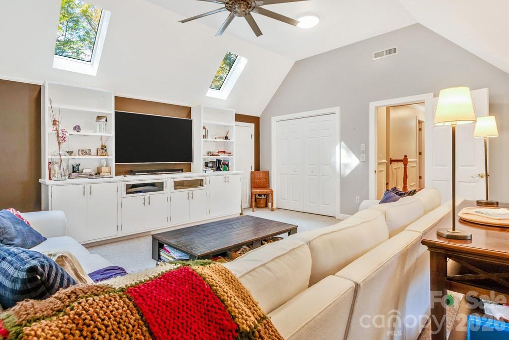 107 Sunningdale Drive Property Photo 30