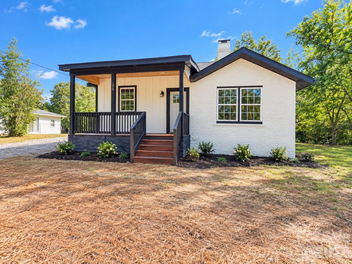 109 2nd Street Property Photo 1