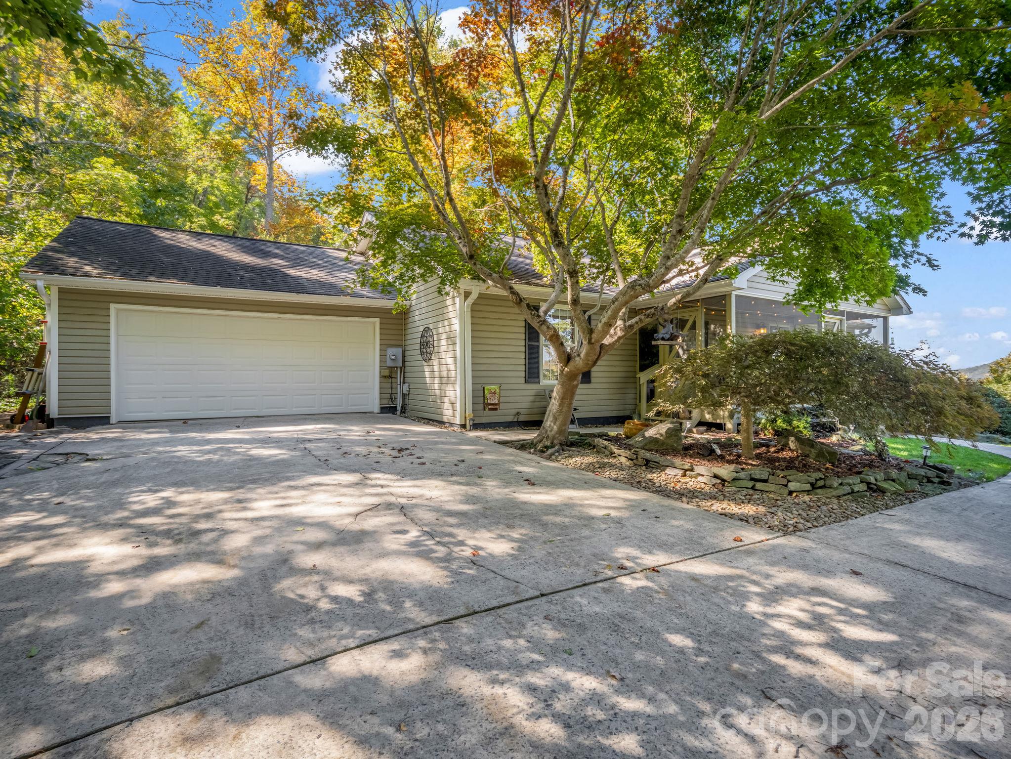 178 Hilltop View Drive Property Photo 3