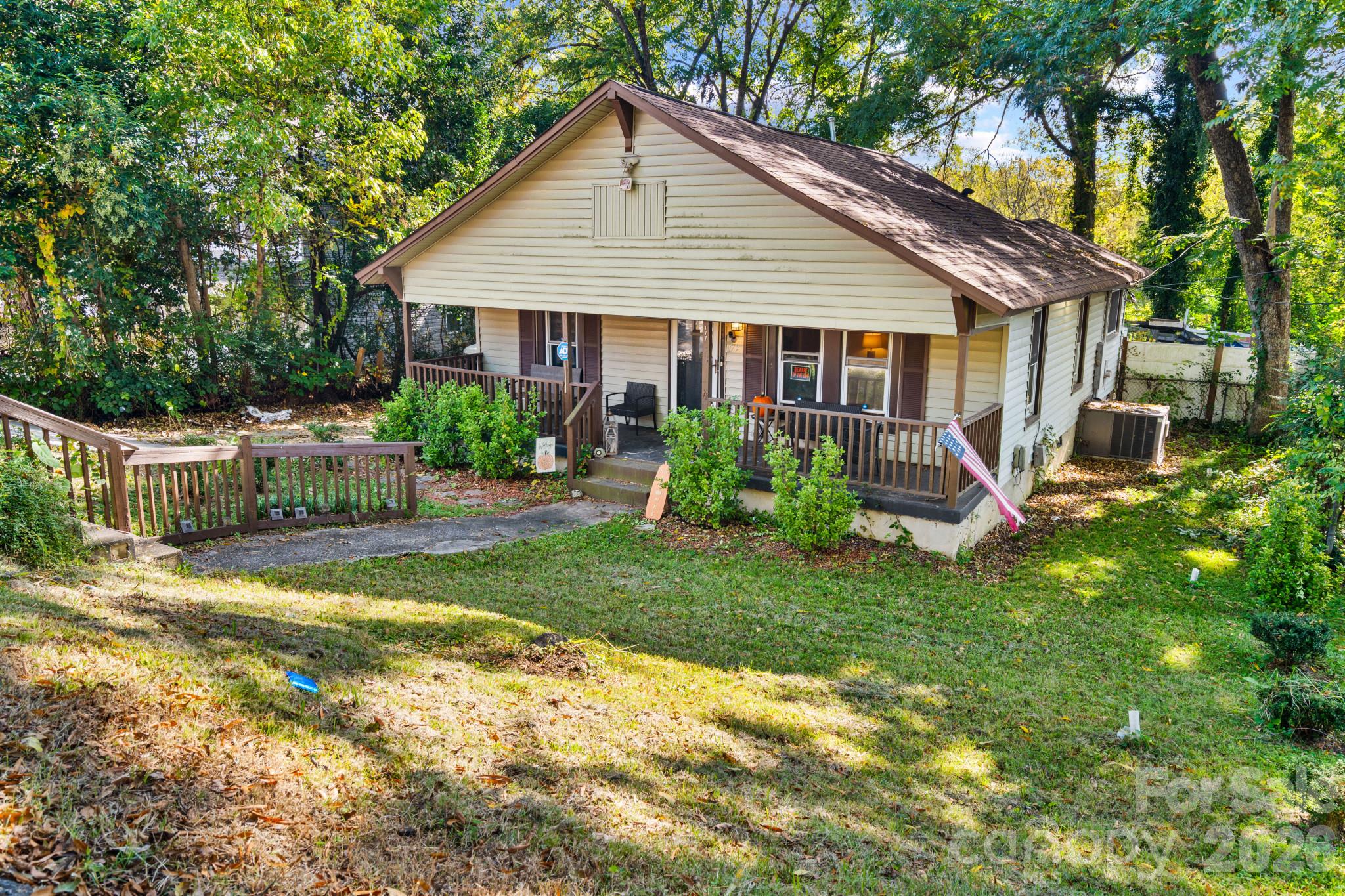 177 Young Avenue Property Photo 3
