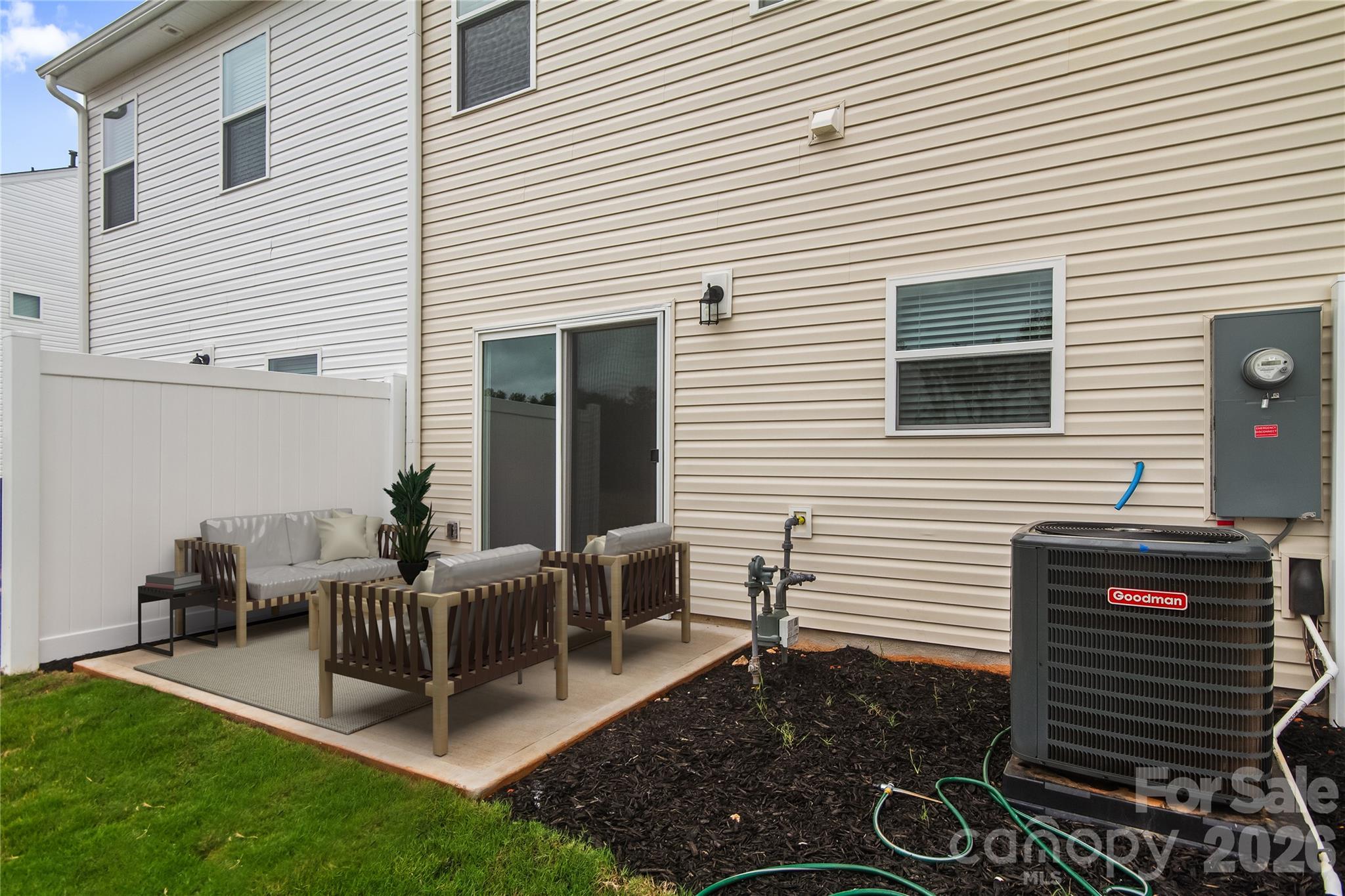 515 Barkdust Lane Property Photo 3