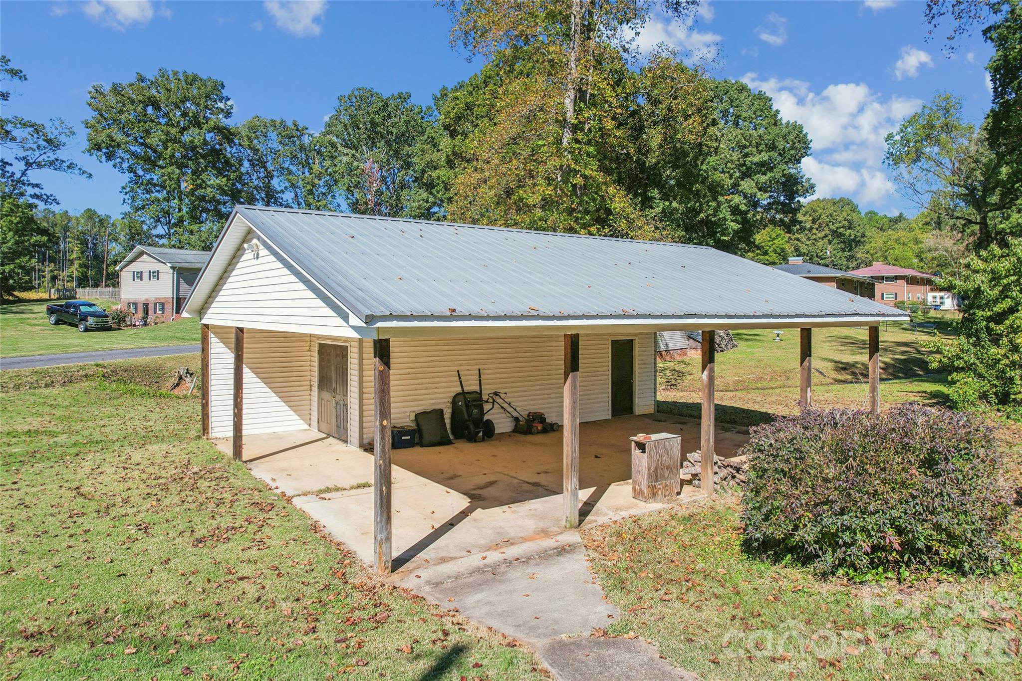 2820 Wright Avenue Property Photo 12