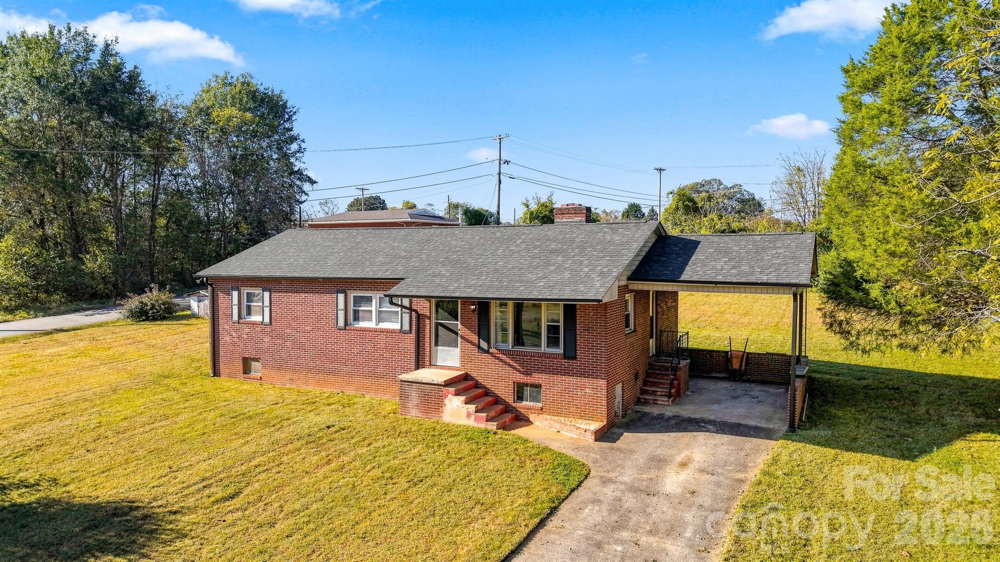 107 Carbondale Lane Property Photo 1