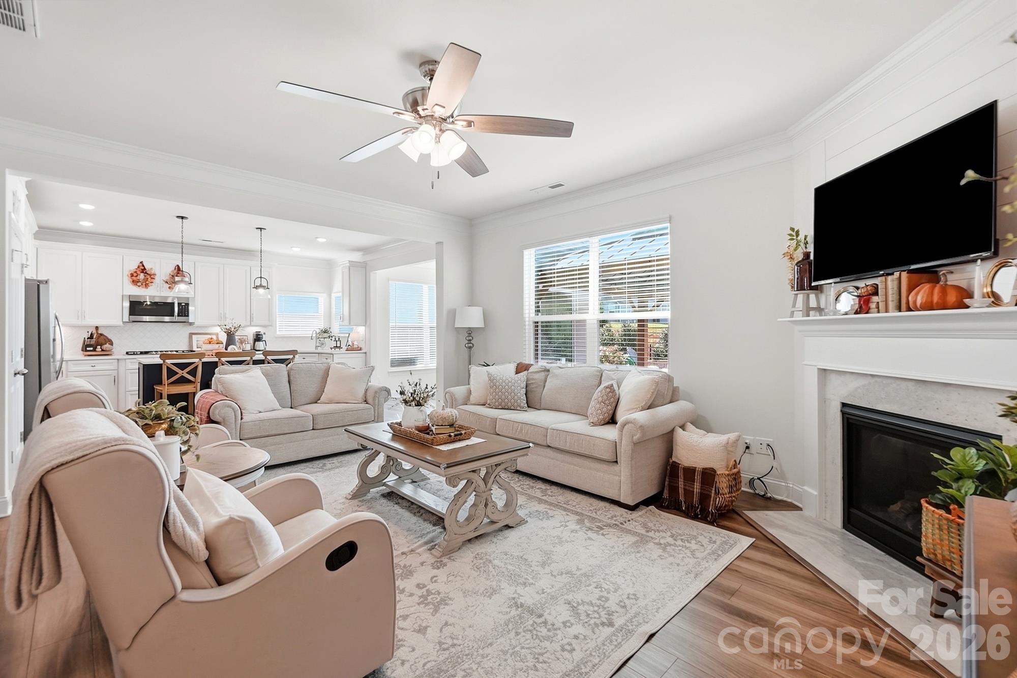 2727 Forest Path Way Property Photo 6