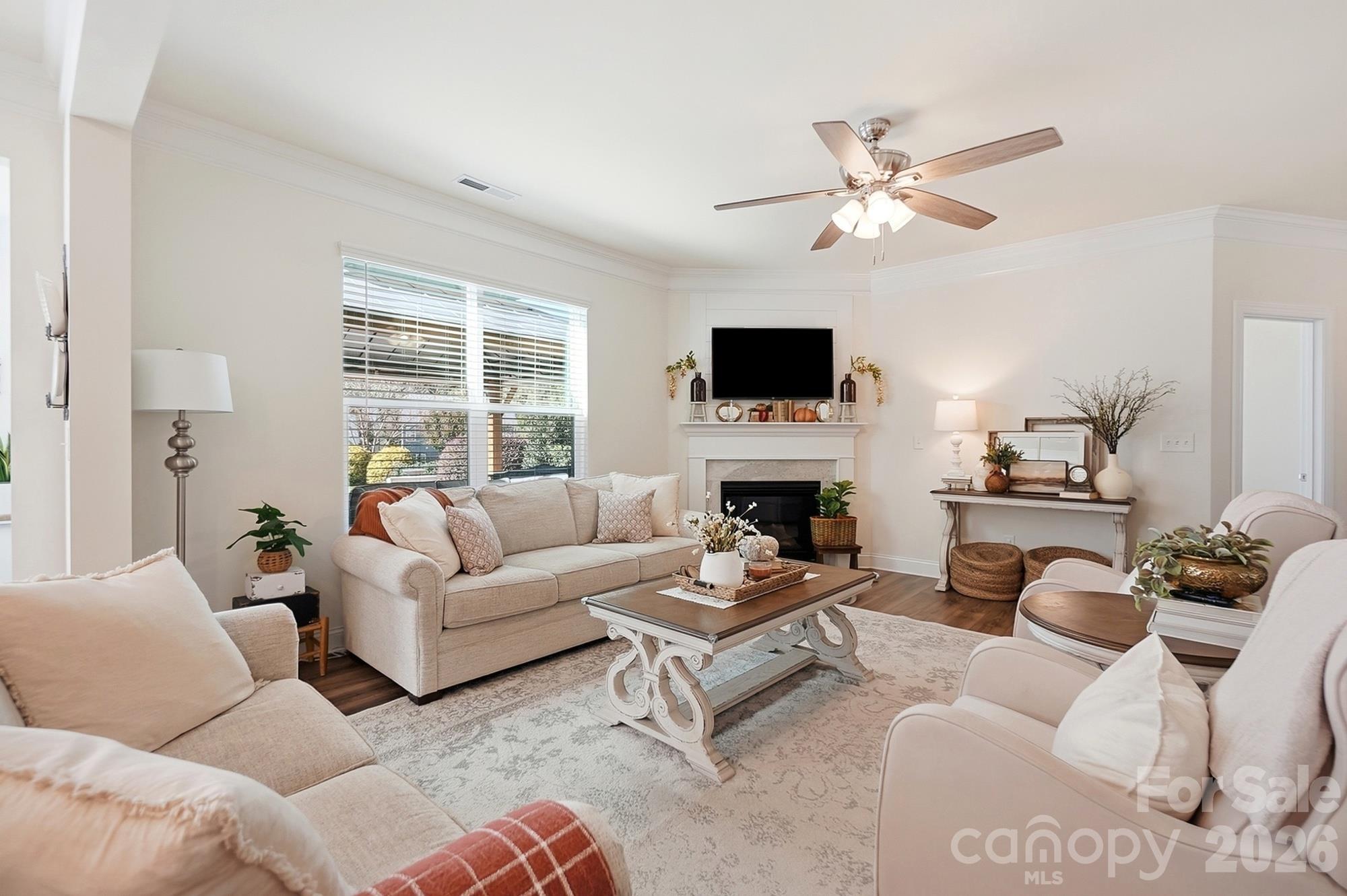 2727 Forest Path Way Property Photo 7