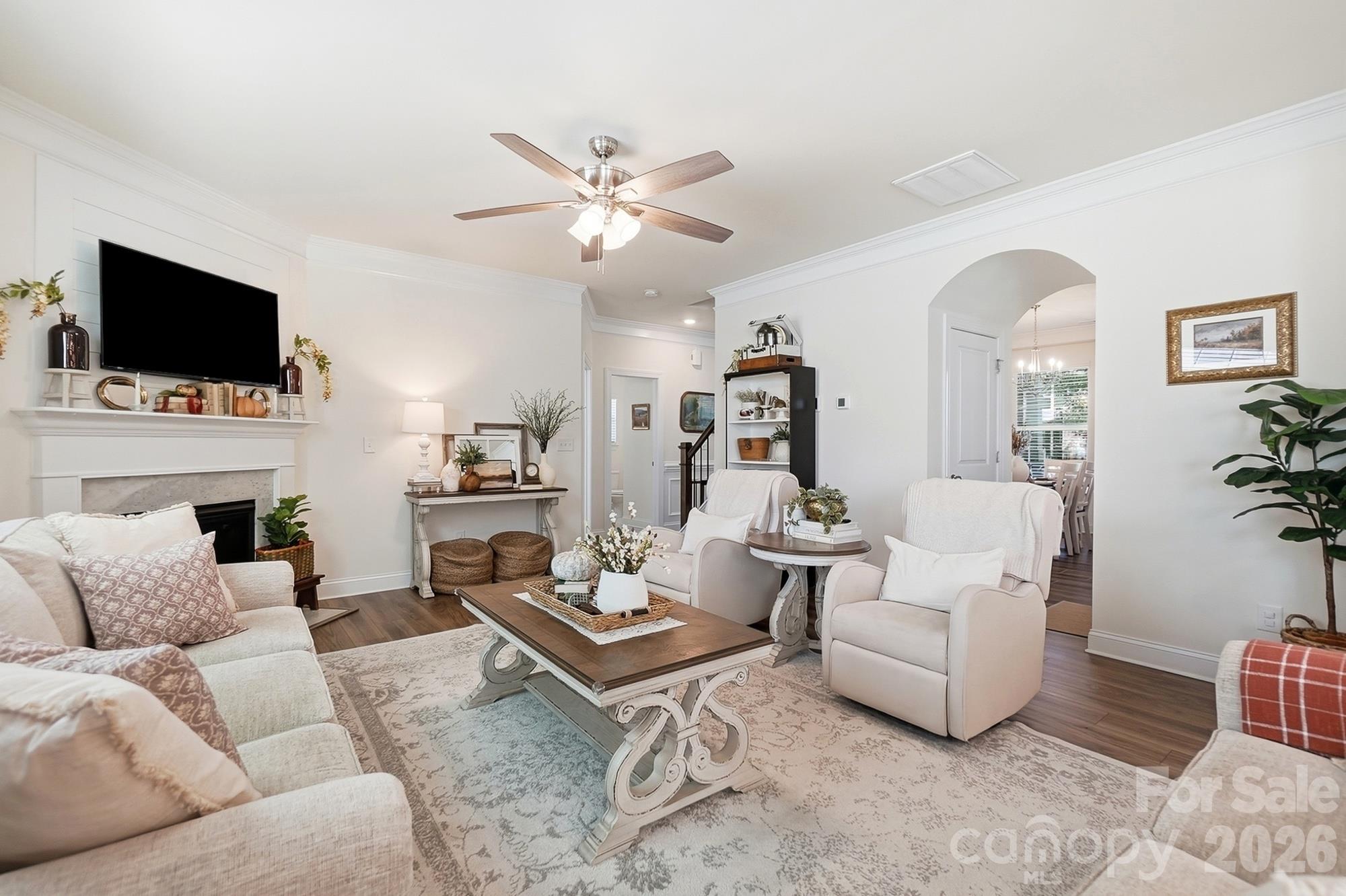 2727 Forest Path Way Property Photo 8