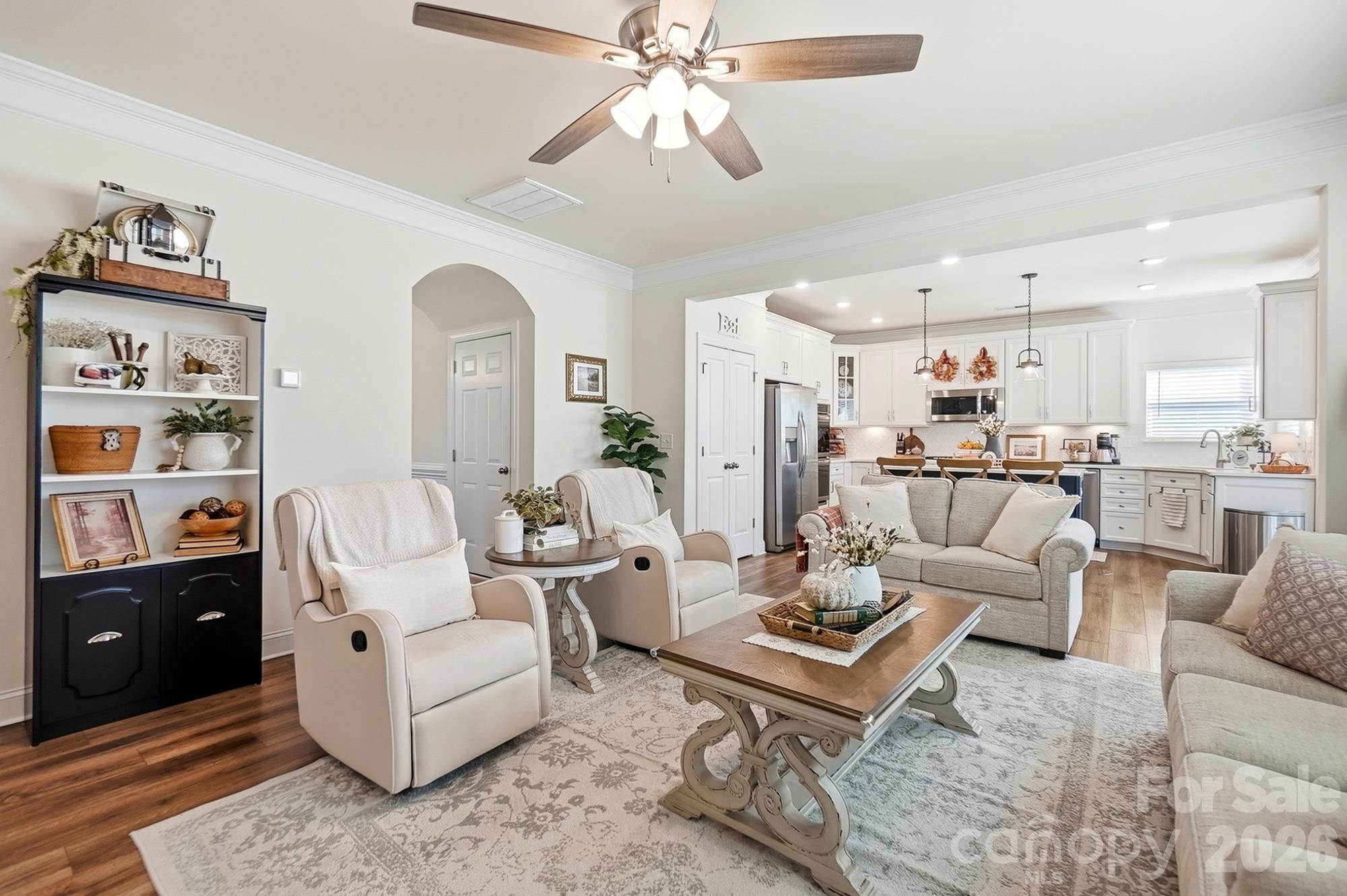 2727 Forest Path Way Property Photo 10