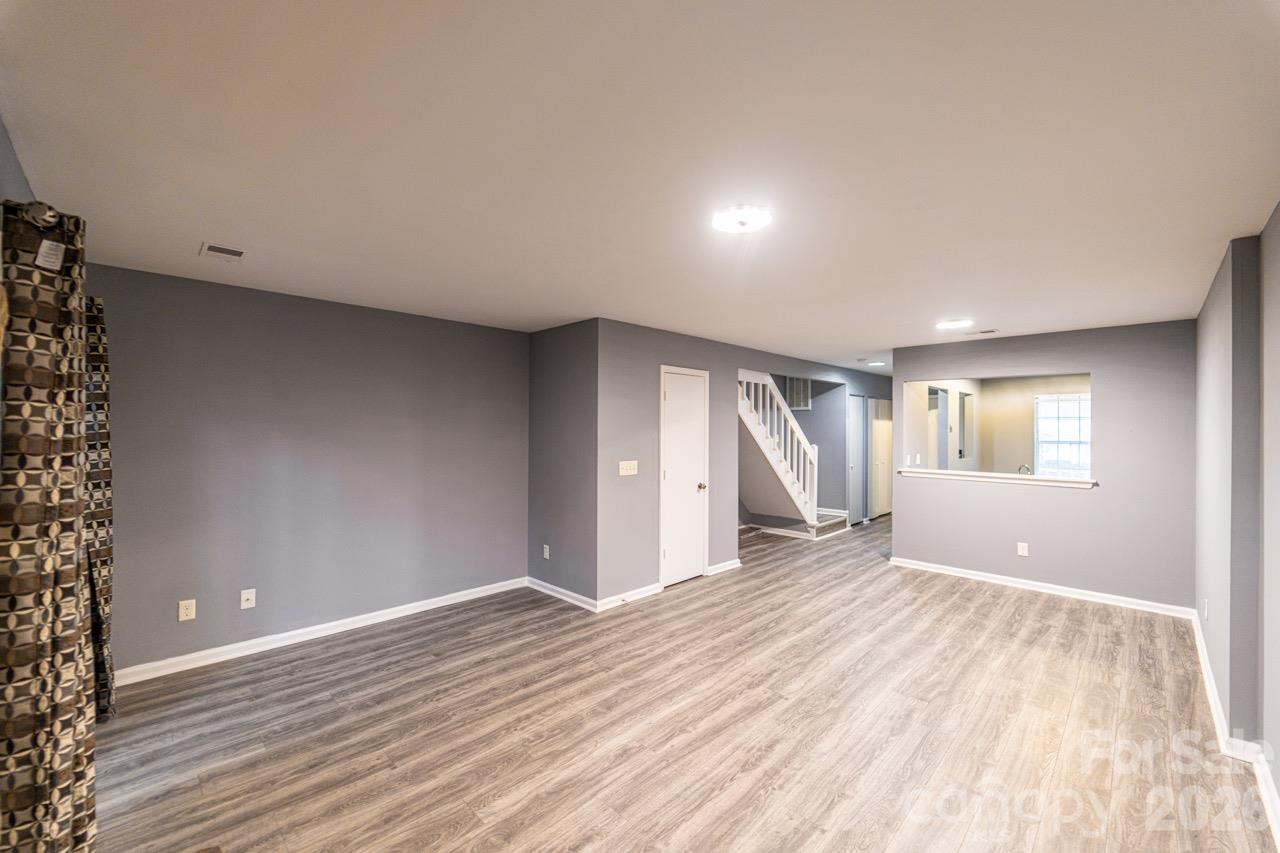 6418 Windsor Gate Lane Property Photo 4