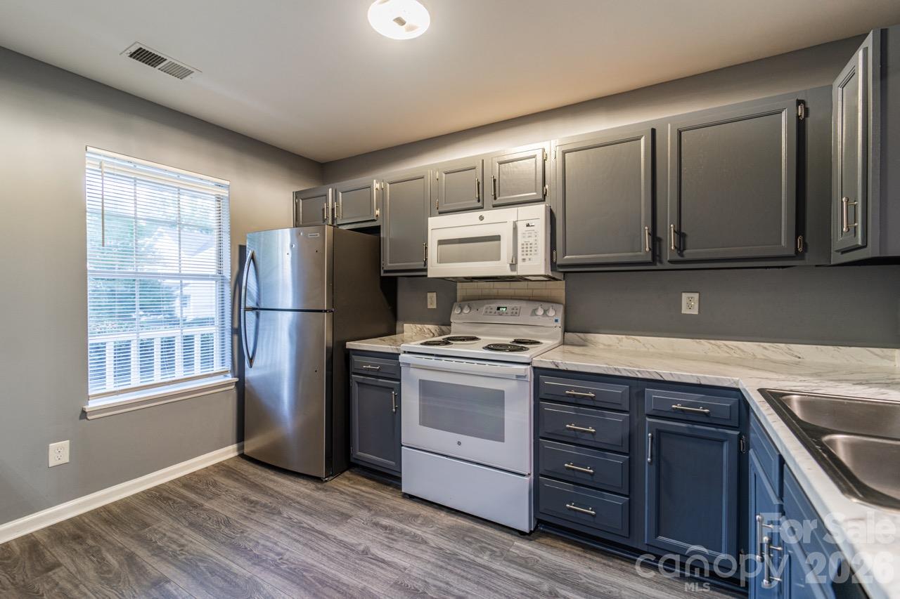 6418 Windsor Gate Lane Property Photo 10