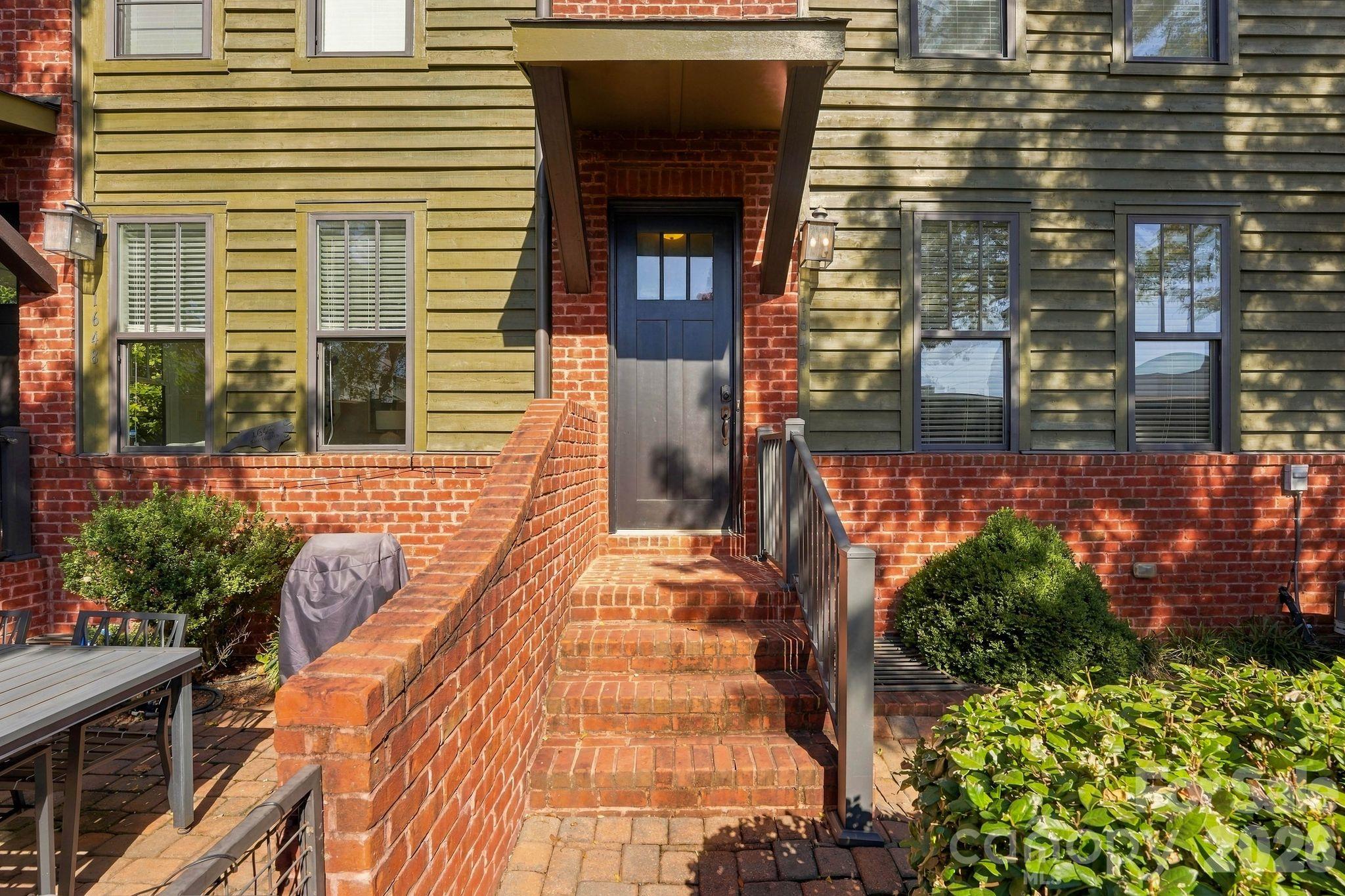 1644 Kenilworth Avenue Property Photo 1