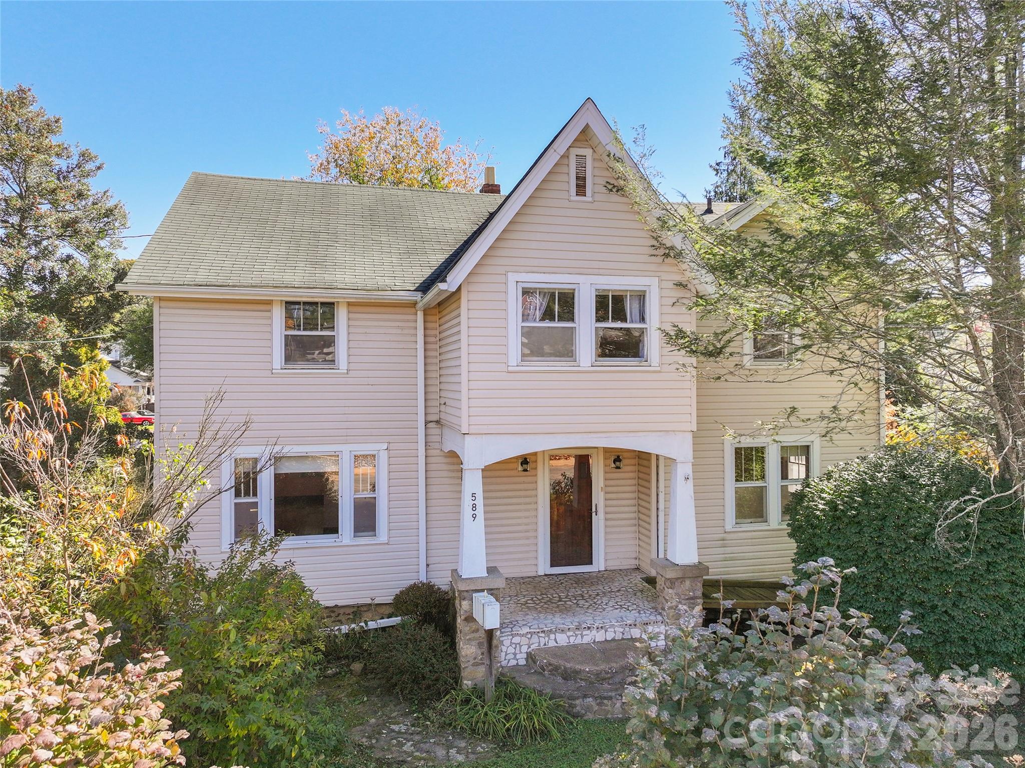 589 Pisgah Drive Property Photo 1
