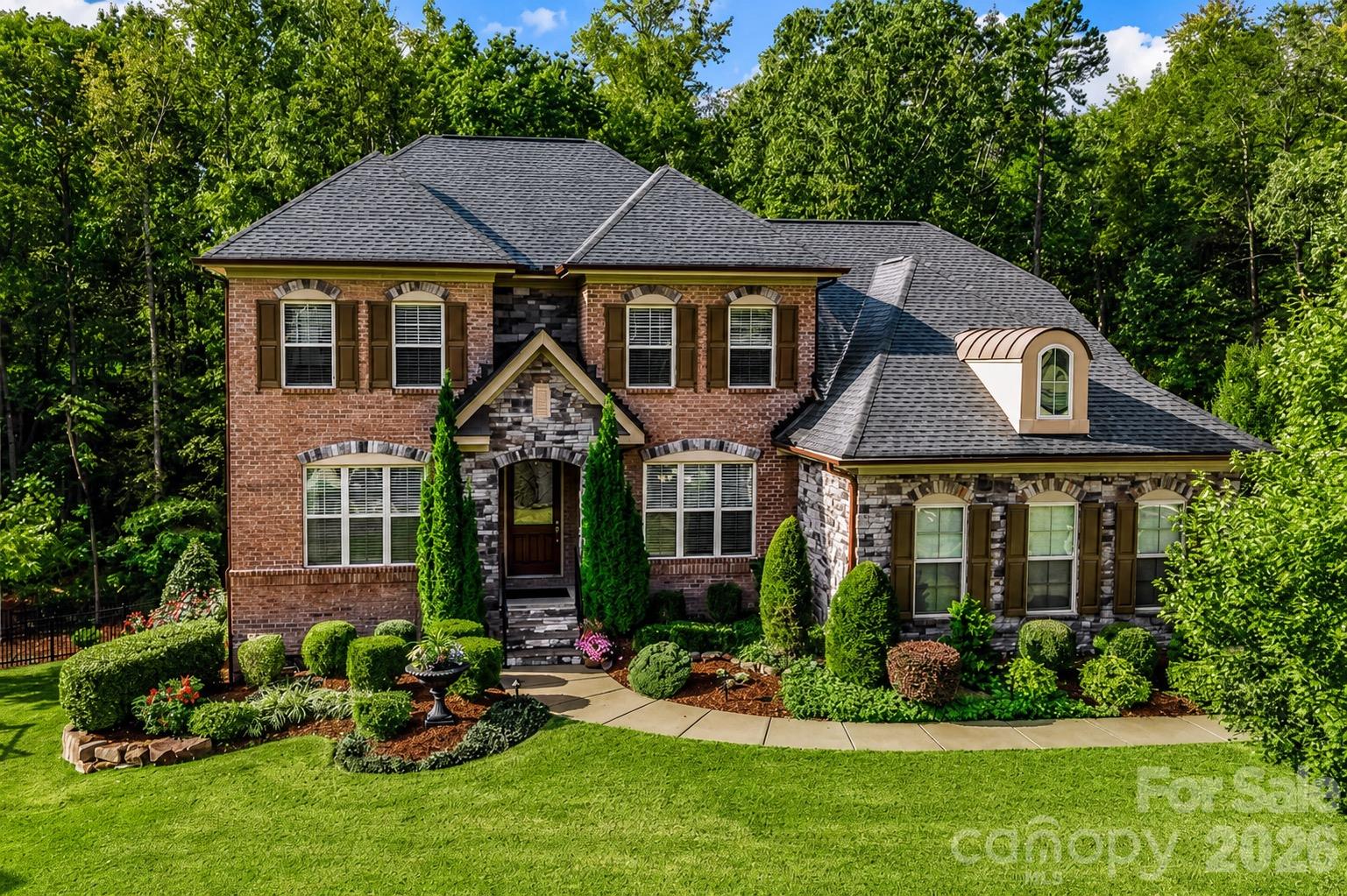 738 Chaucer Circle Property Photo 1
