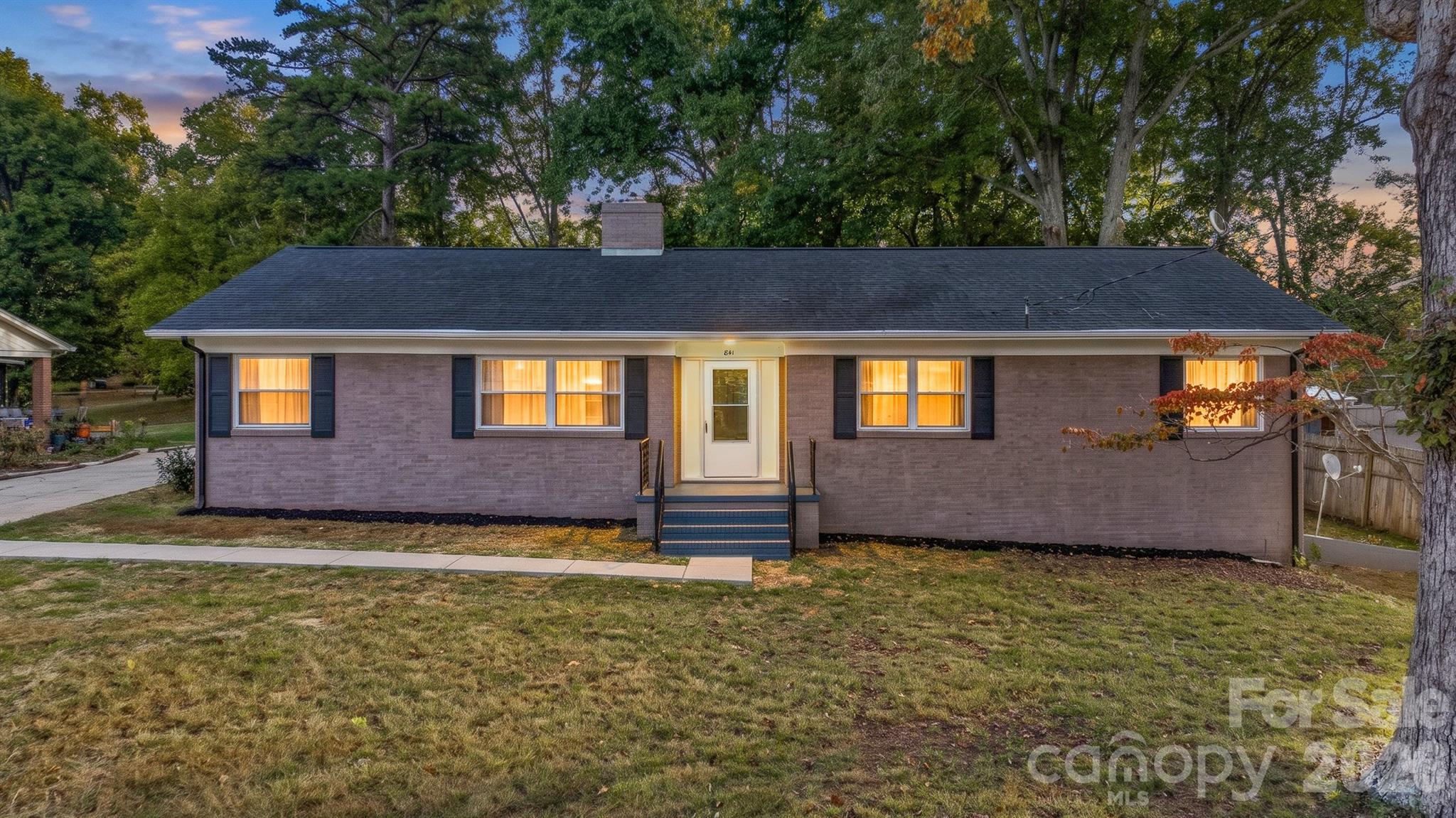 841 7th Street Property Photo 1