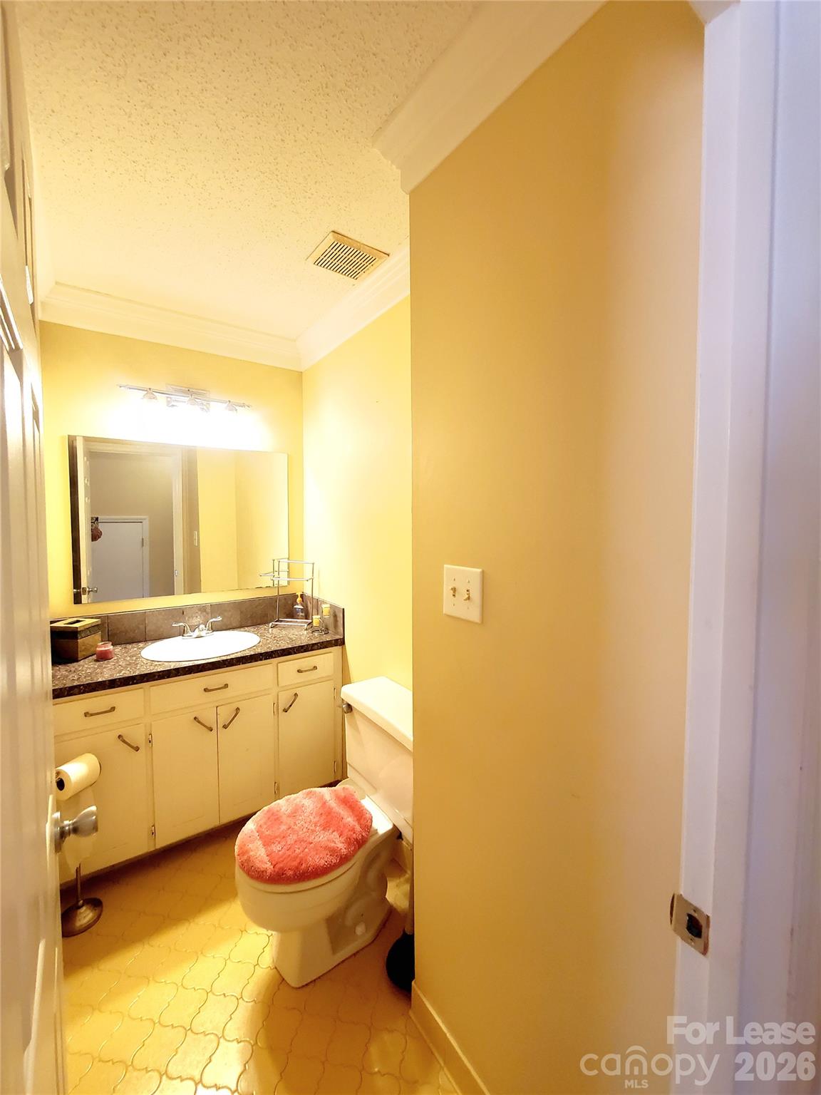 1403 Crescent Street Property Photo 5