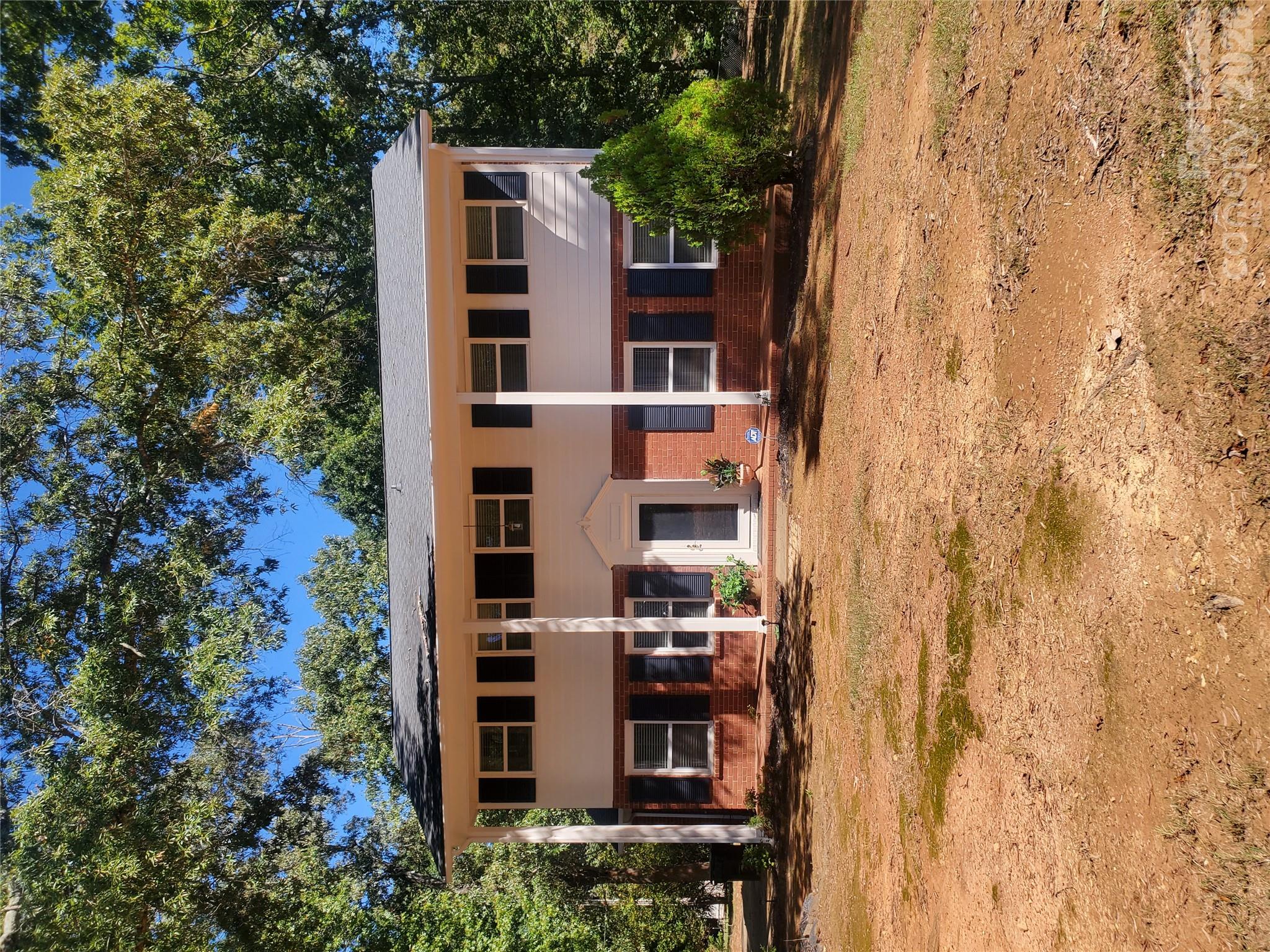 1403 Crescent Street Property Photo 32