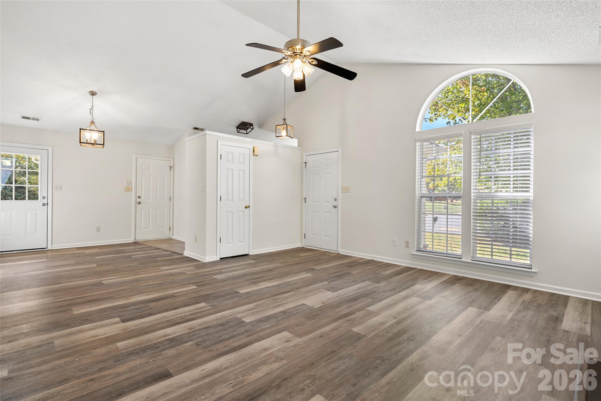 9022 Brad Court Property Photo 11