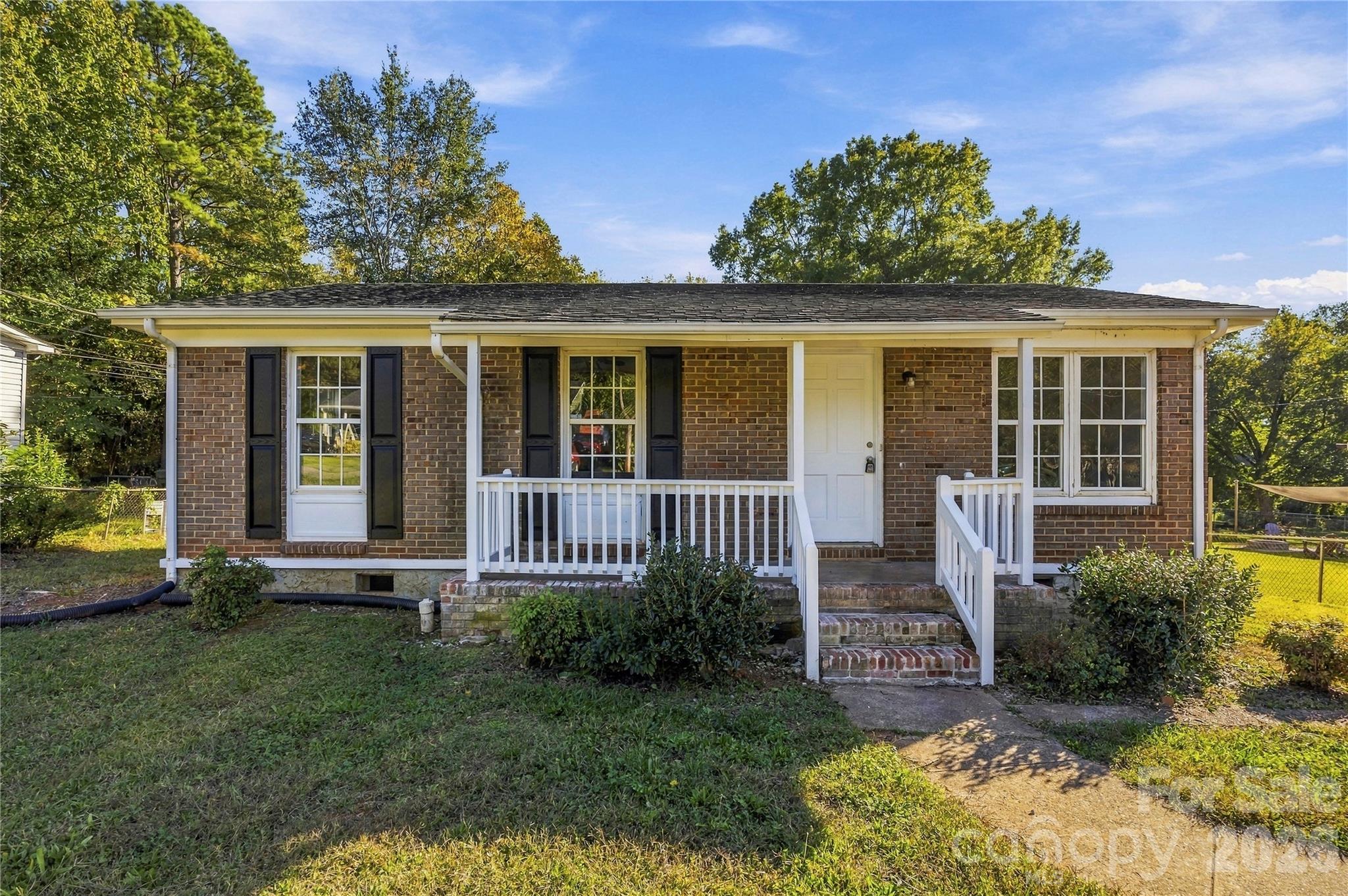 211 Morris Street Property Photo 1