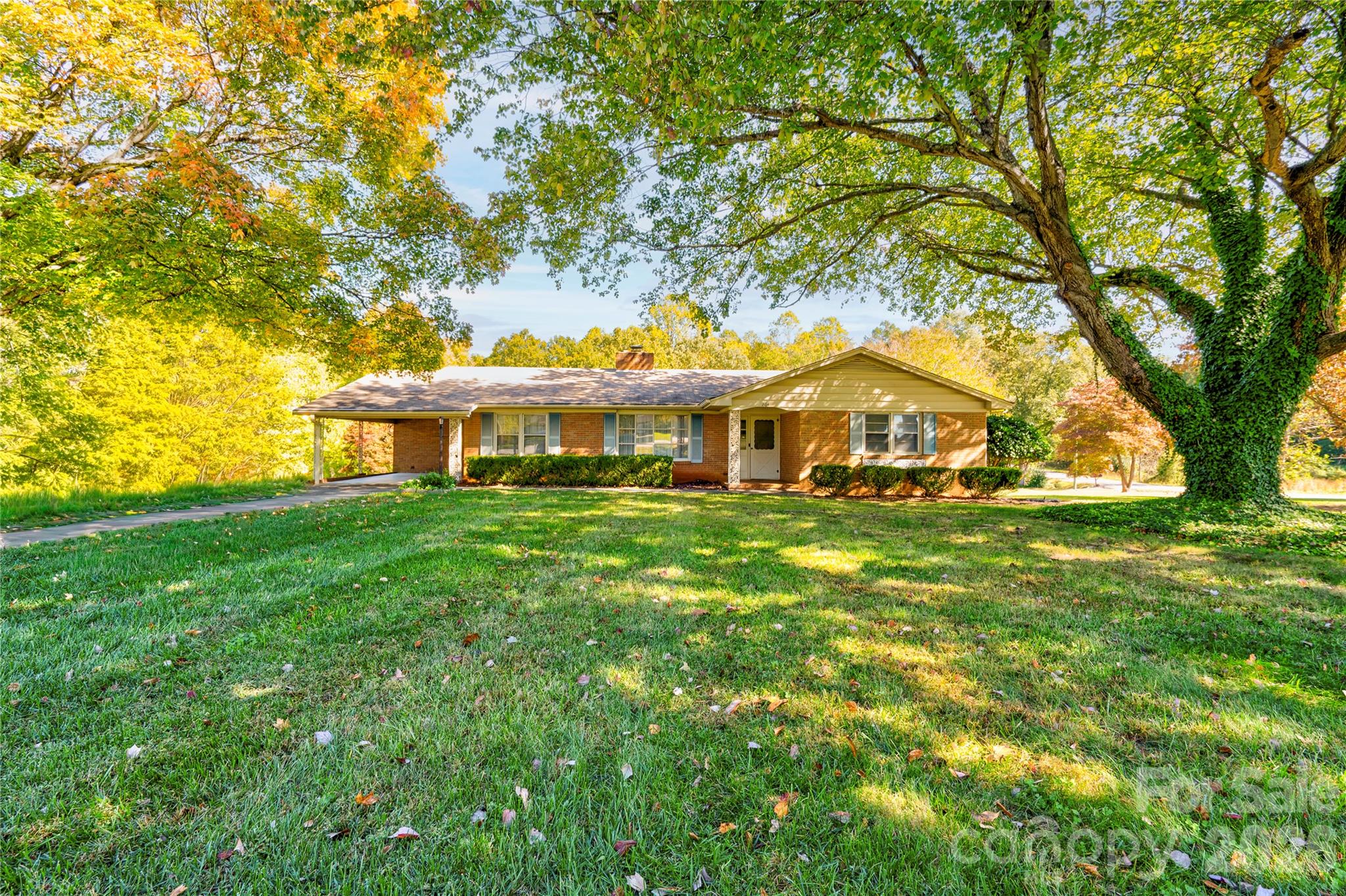 204 Stony Point Road Property Photo 1