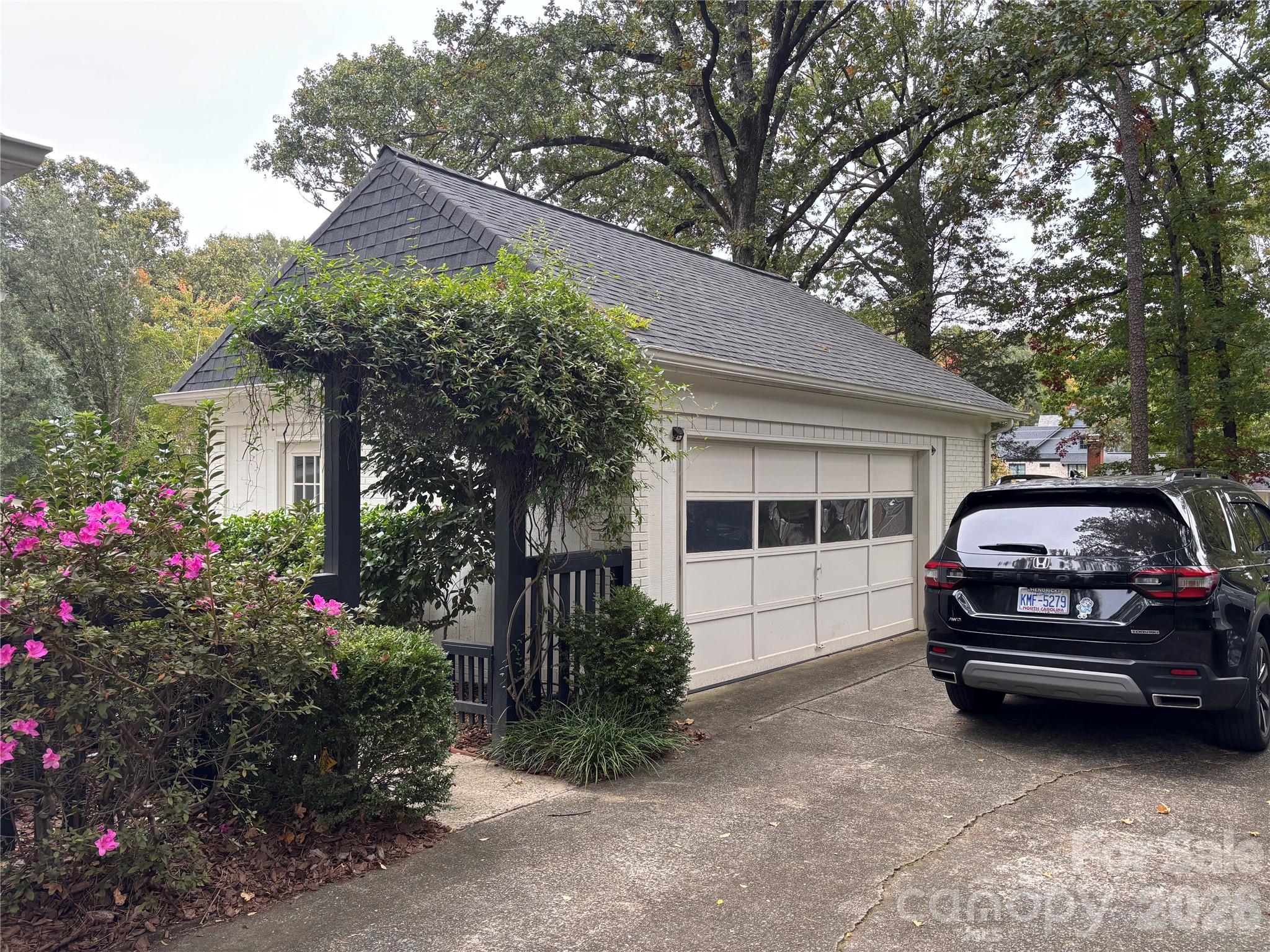 6247 Heritage Place Property Photo 4