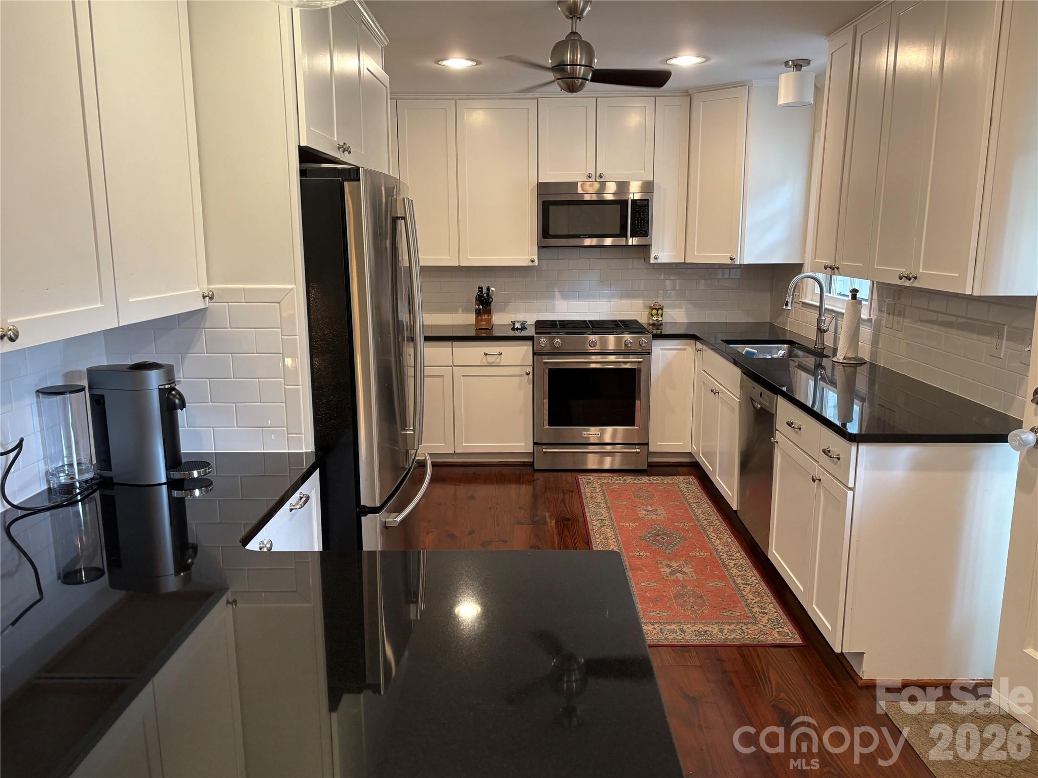 6247 Heritage Place Property Photo 14