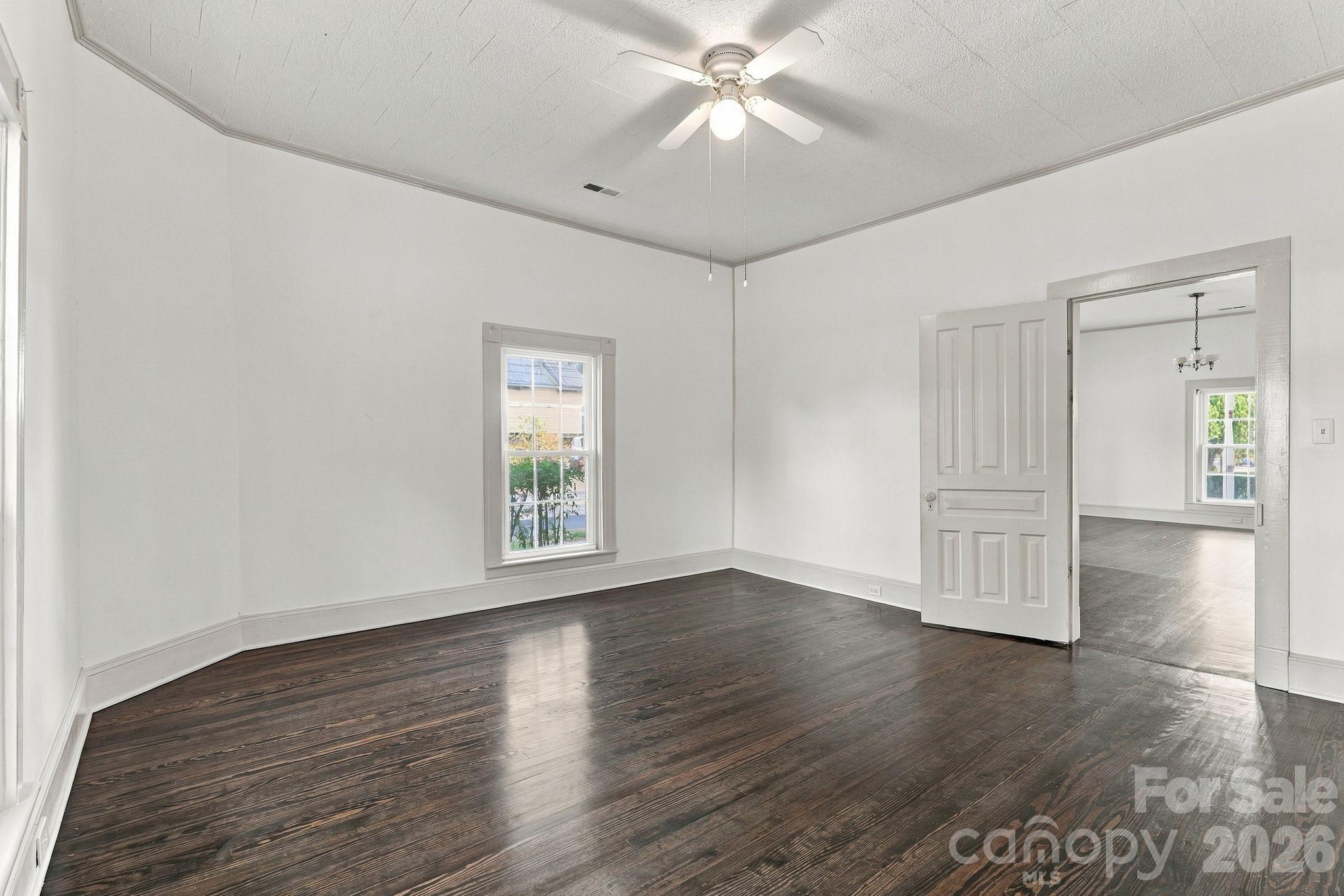 325 Main Street Property Photo 6