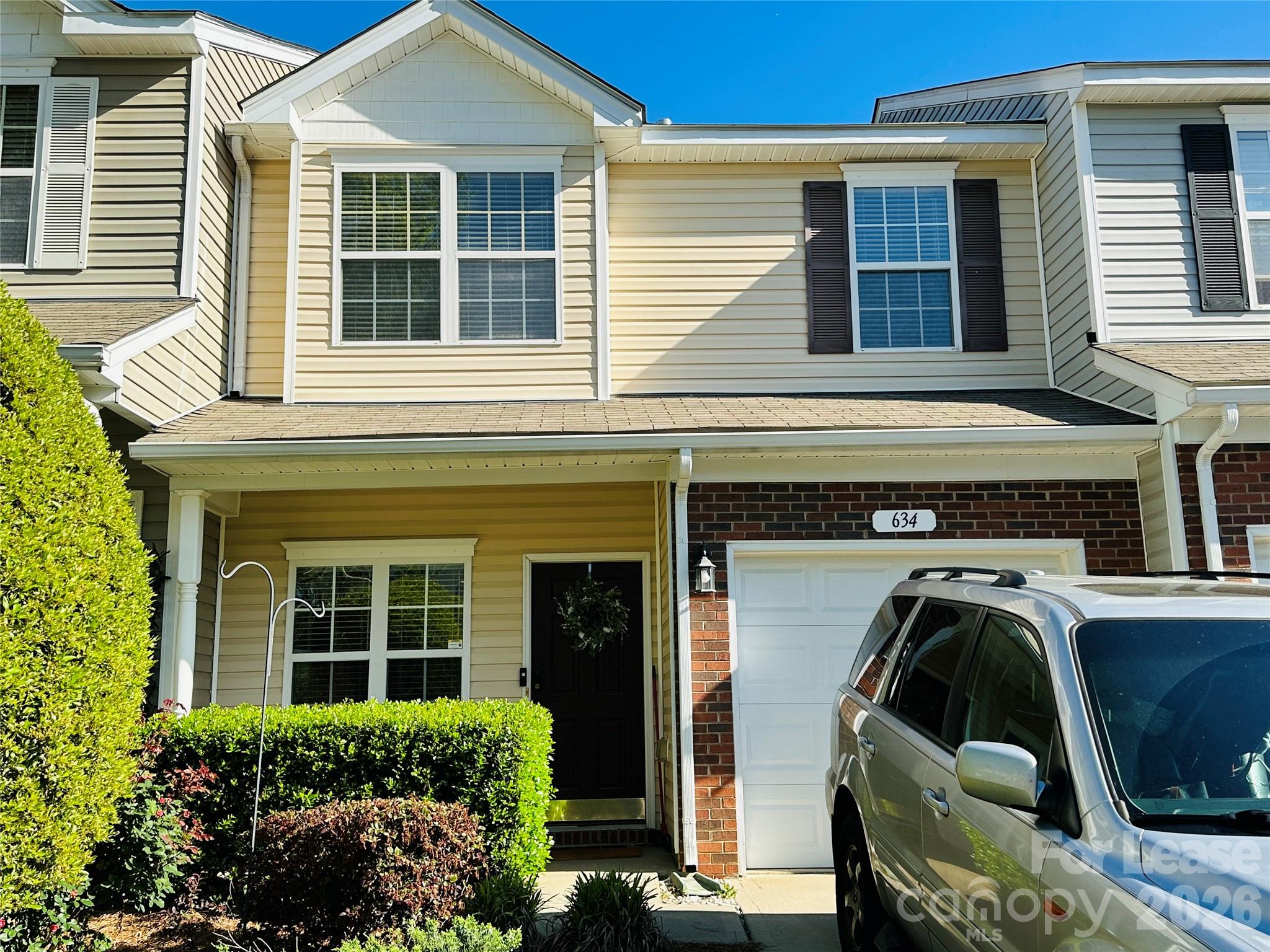 634 Fountain Court Property Photo 1