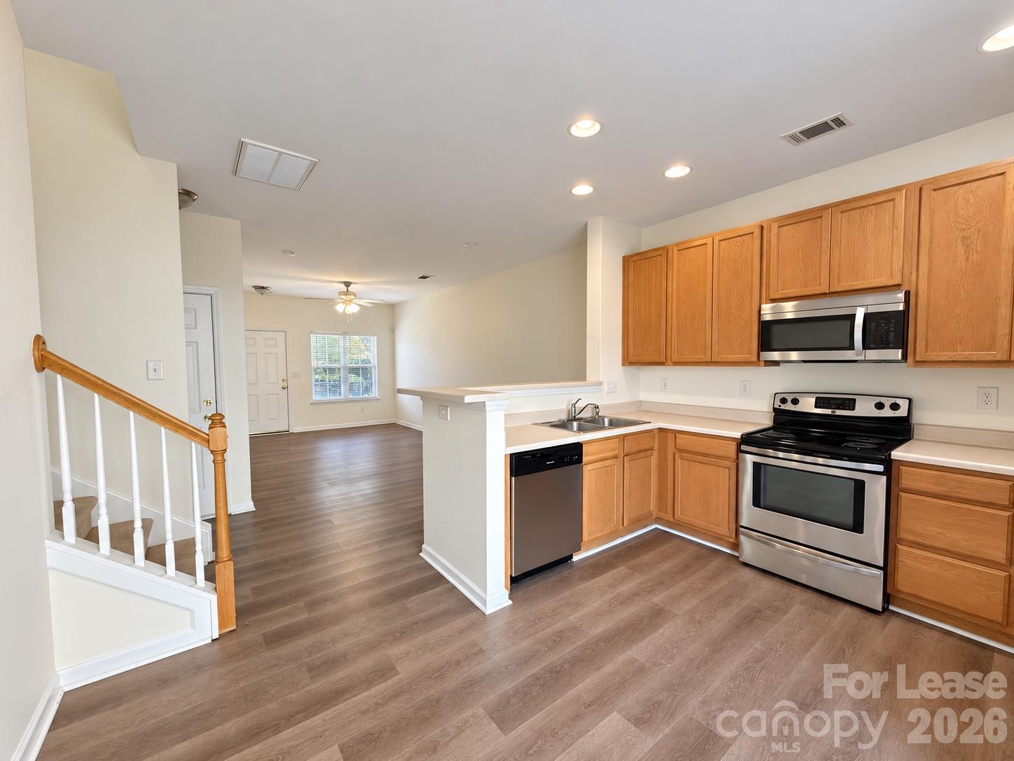 634 Fountain Court Property Photo 6