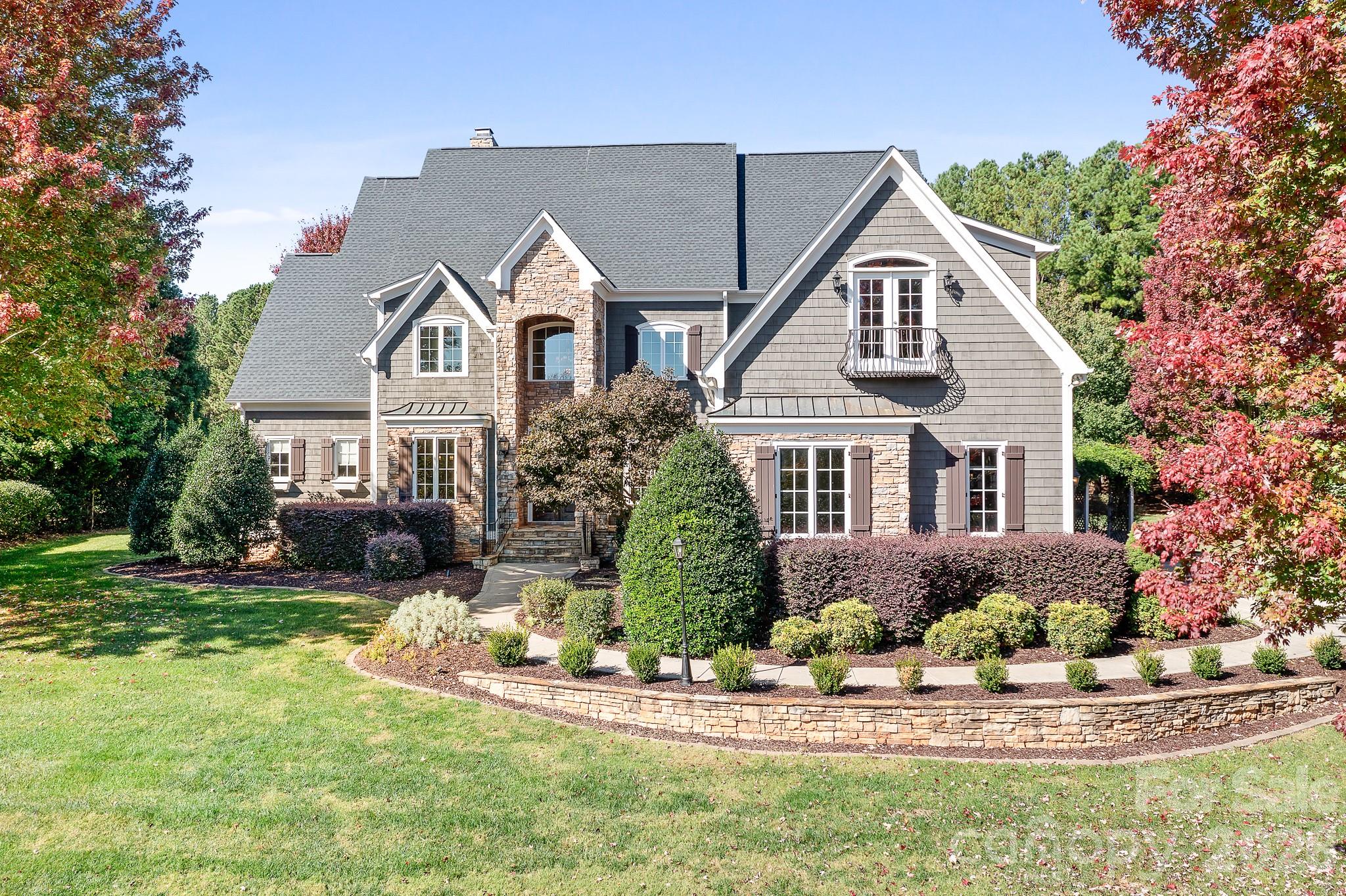 161 Cape Cod Way Property Photo 1