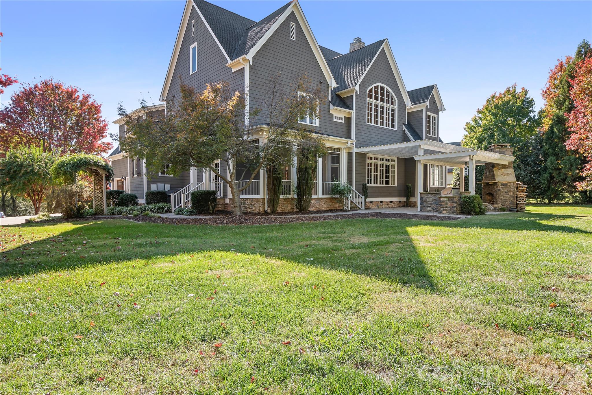 161 Cape Cod Way Property Photo 2